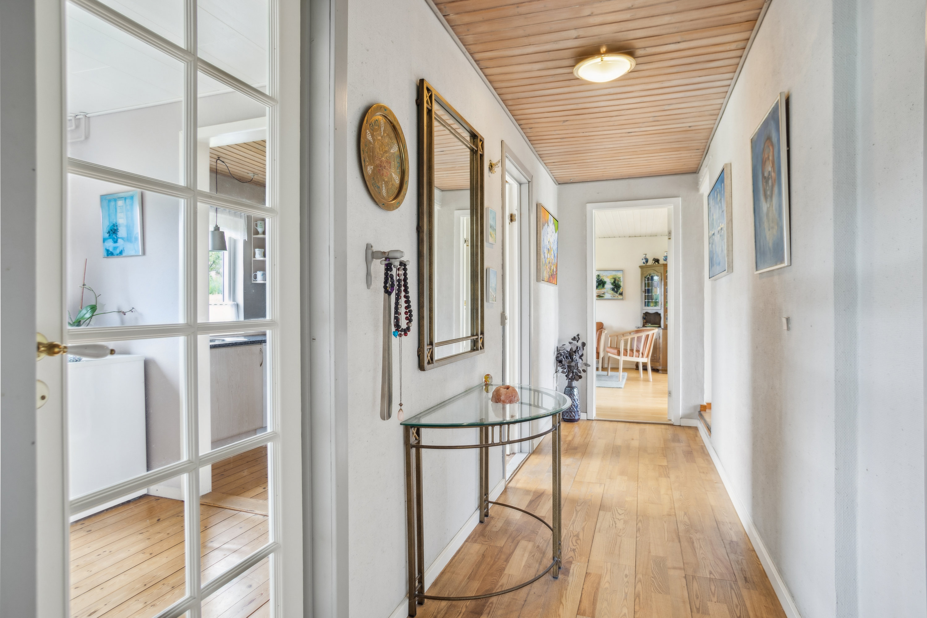 Fremhævet gang billede i fuldskærmstilstand. Billede af Midtervej 22, Sengeløse, 2630 Taastrup