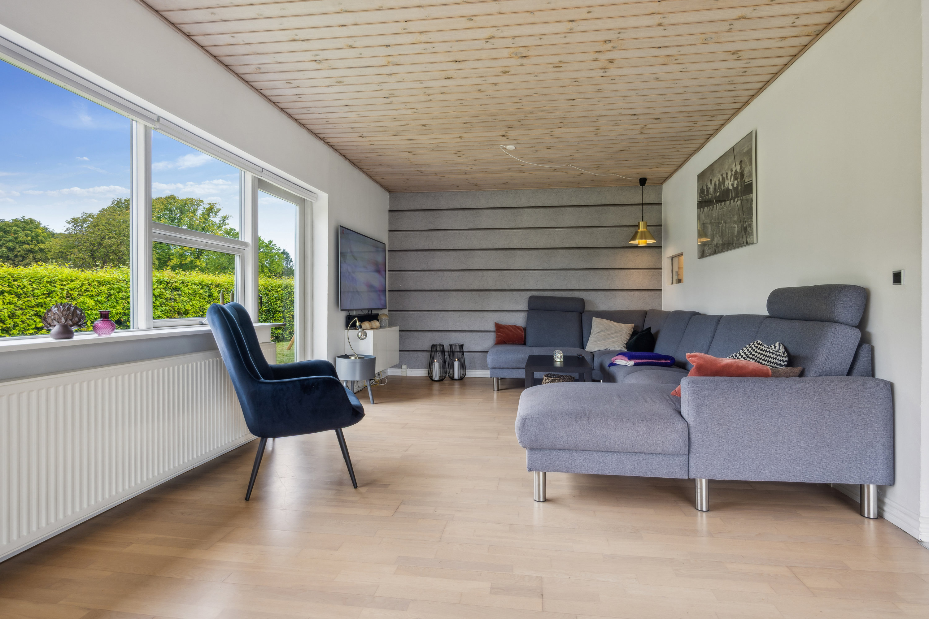 Fremhævet stue billede i fuldskærmstilstand. Billede af Gudumvej 84, Vaarst, 9260 Gistrup