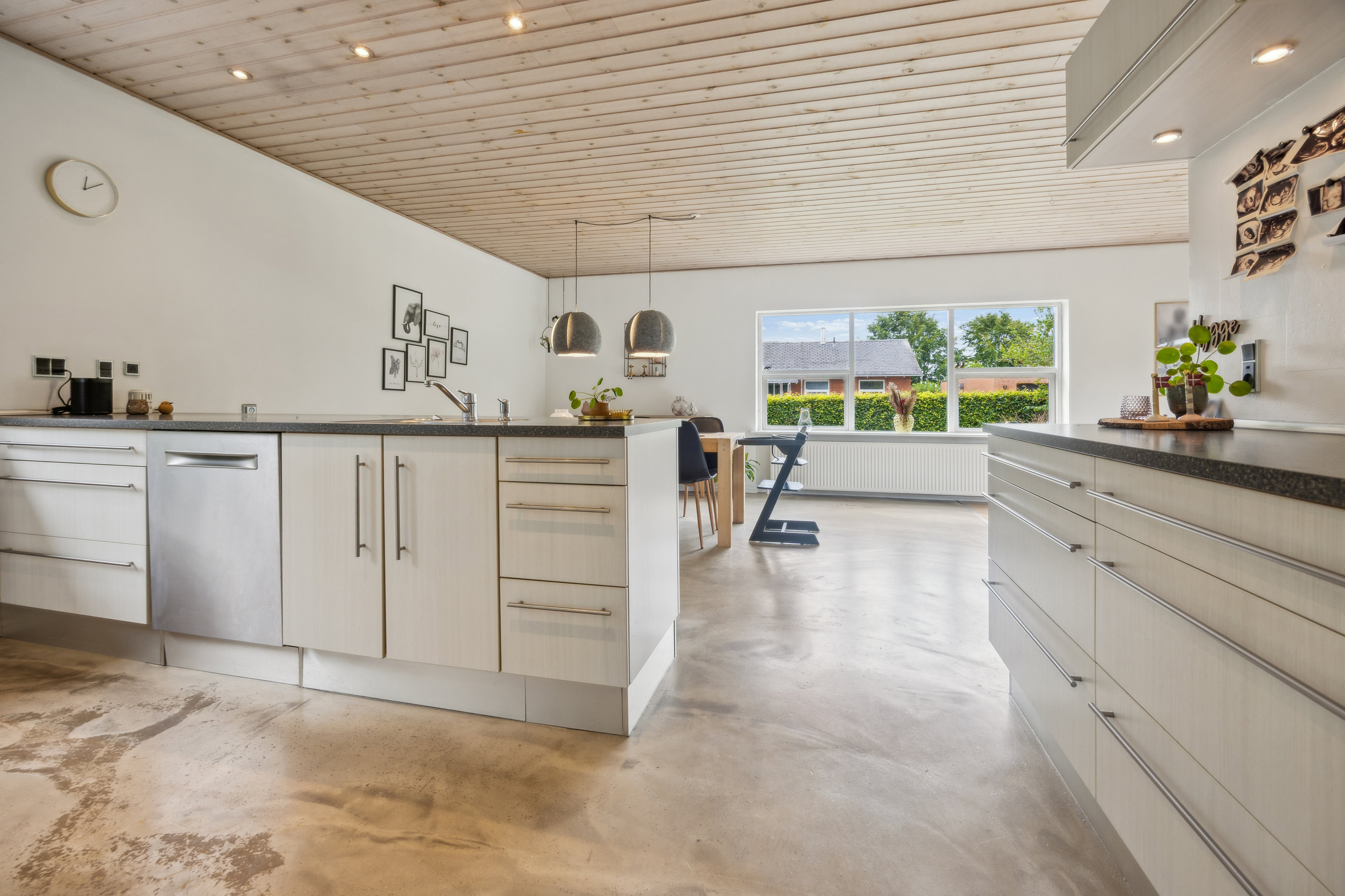 Fremhævet køkken billede i fuldskærmstilstand. Billede af Gudumvej 84, Vaarst, 9260 Gistrup