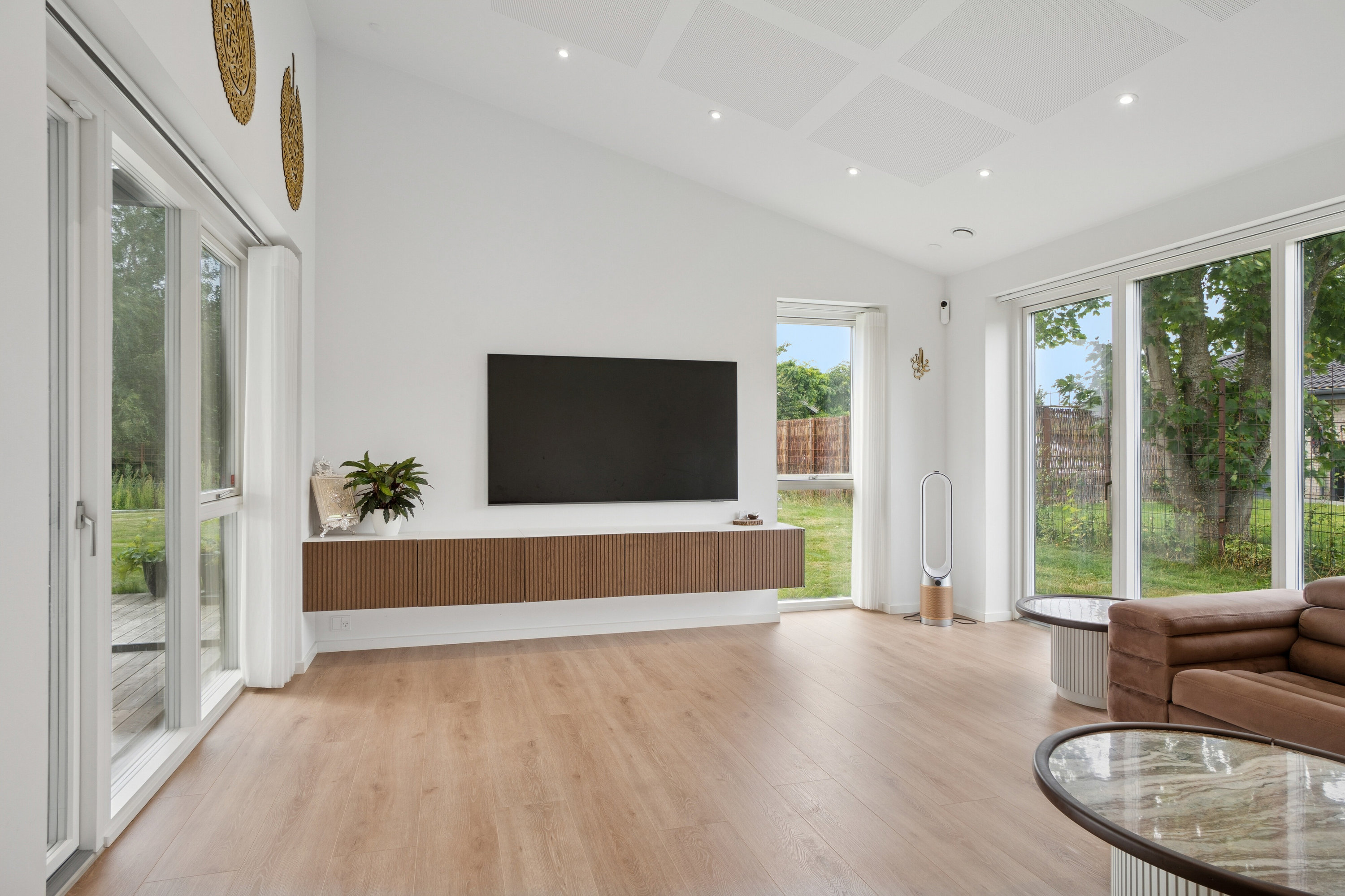 Fremhævet stue billede i fuldskærmstilstand. Billede af Vestavej 18A, 4040 Jyllinge