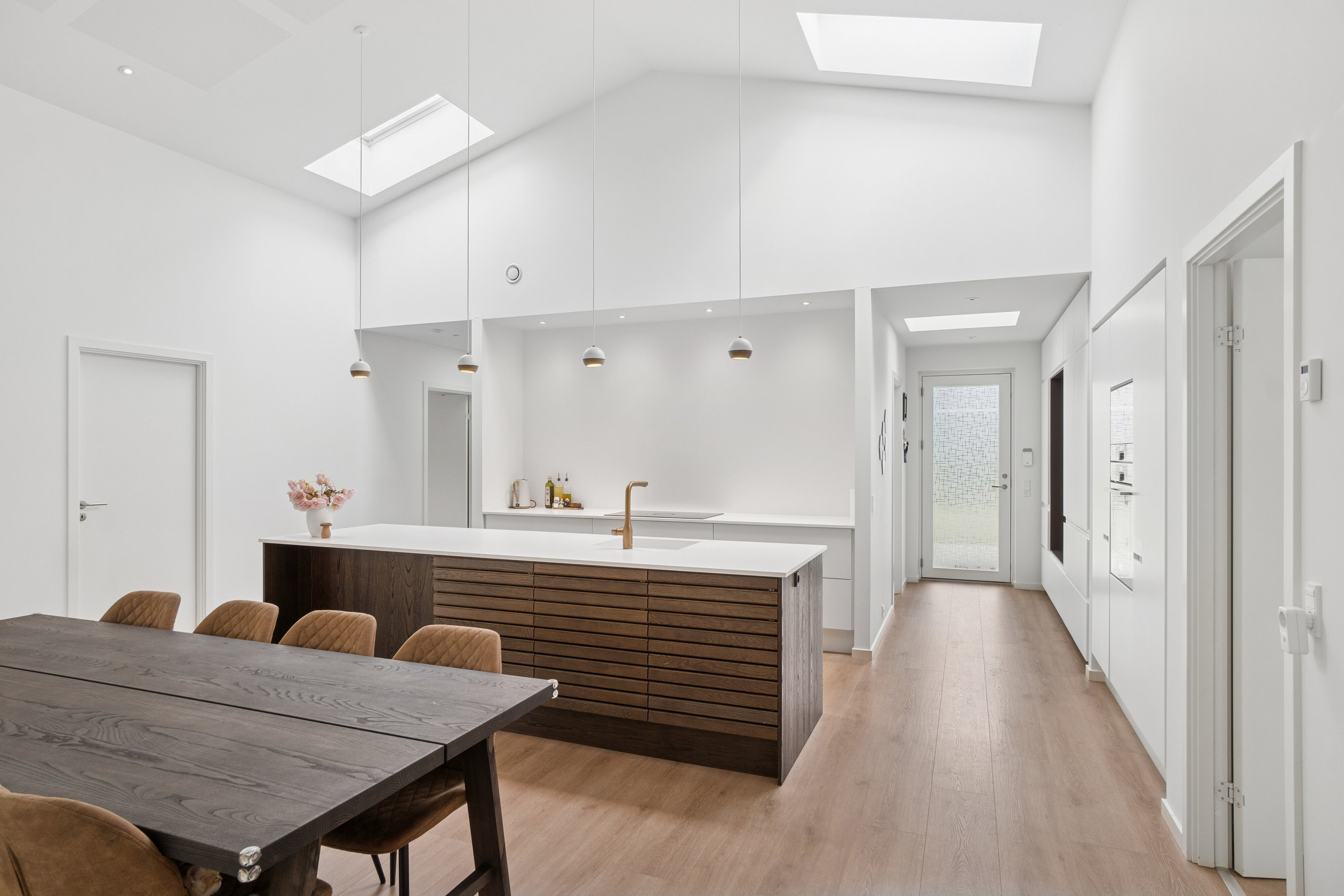 Fremhævet spisestue billede i fuldskærmstilstand. Billede af Vestavej 18A, 4040 Jyllinge