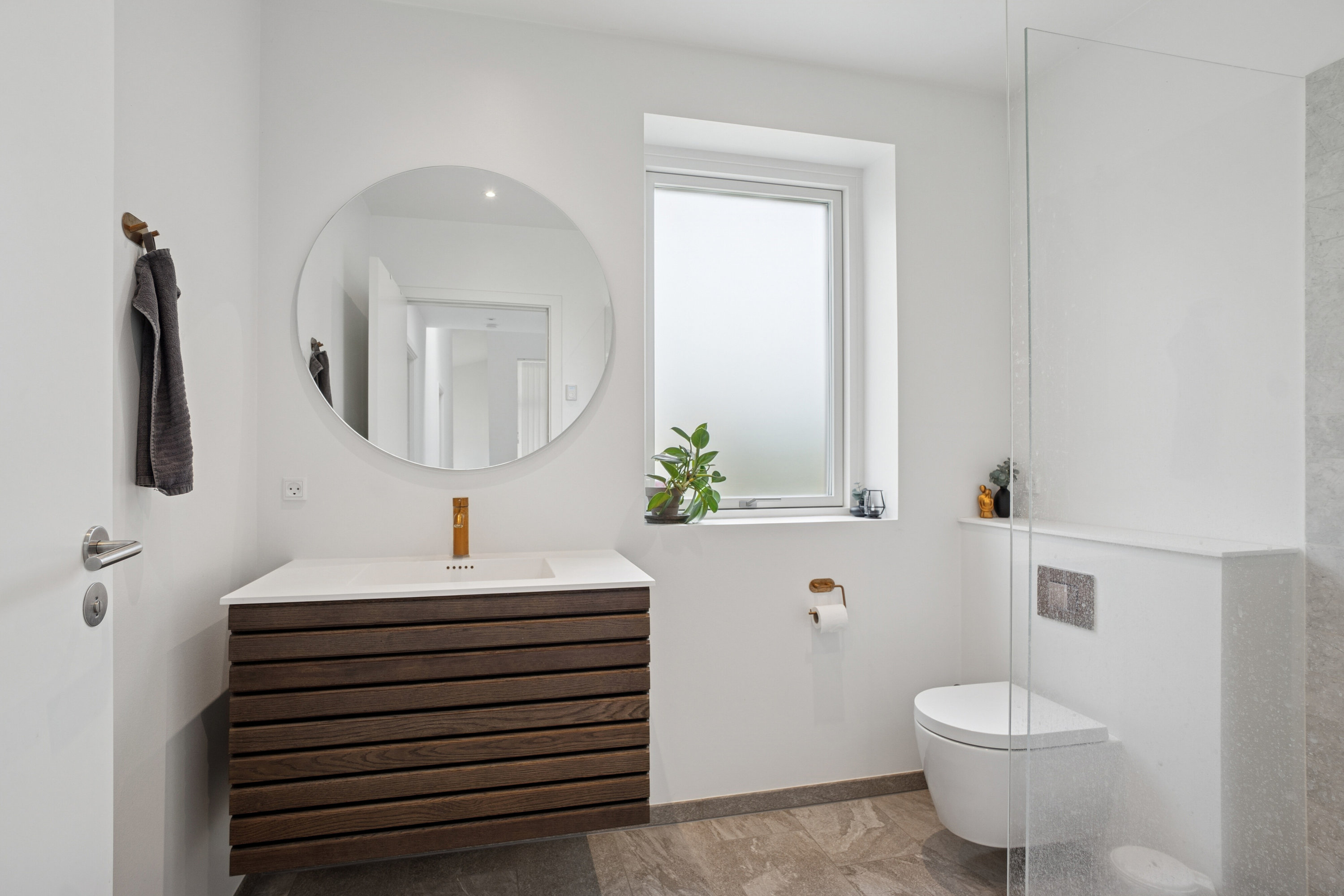 Fremhævet badeværelse billede i fuldskærmstilstand. Billede af Vestavej 18A, 4040 Jyllinge