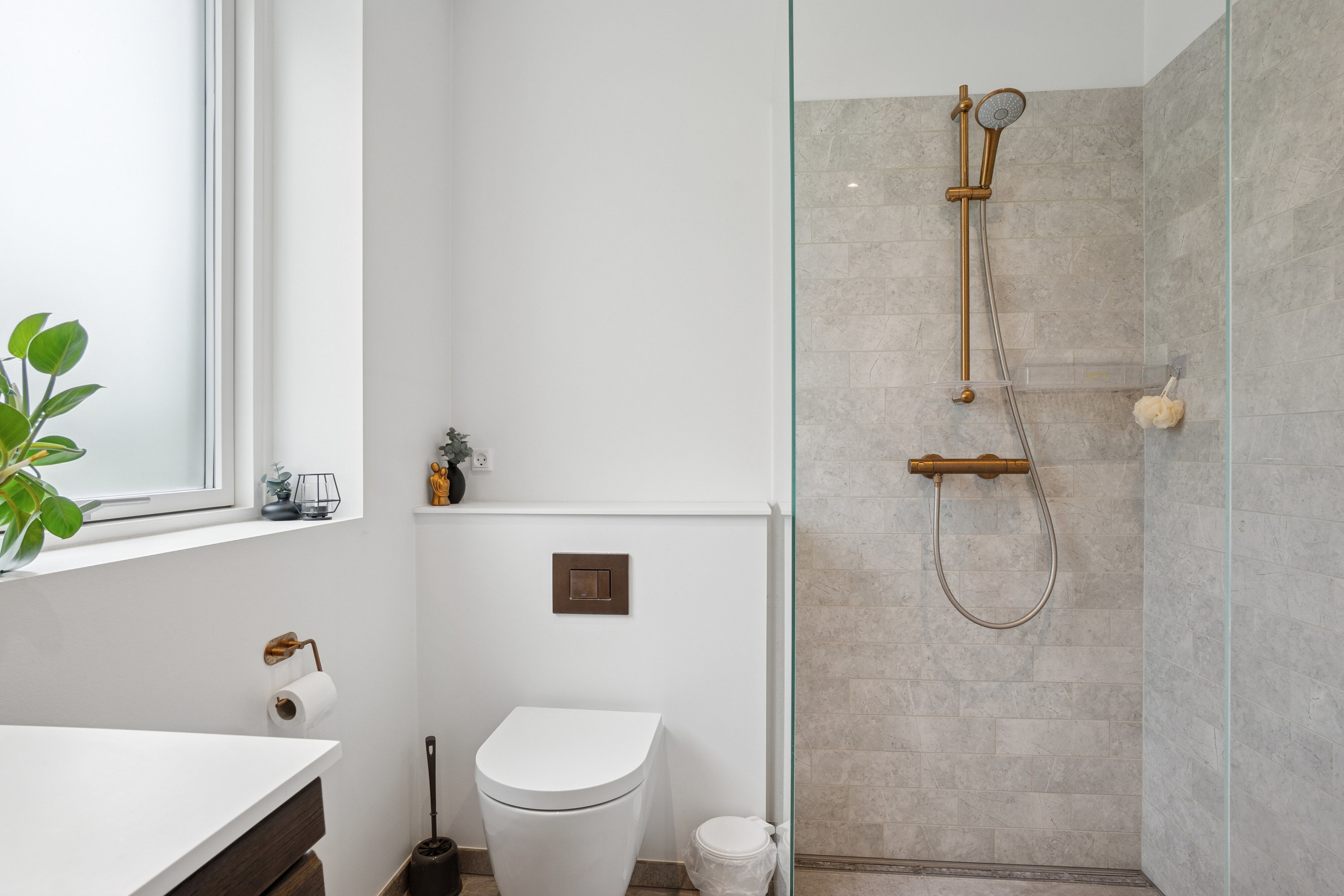 Fremhævet badeværelse billede i fuldskærmstilstand. Billede af Vestavej 18A, 4040 Jyllinge