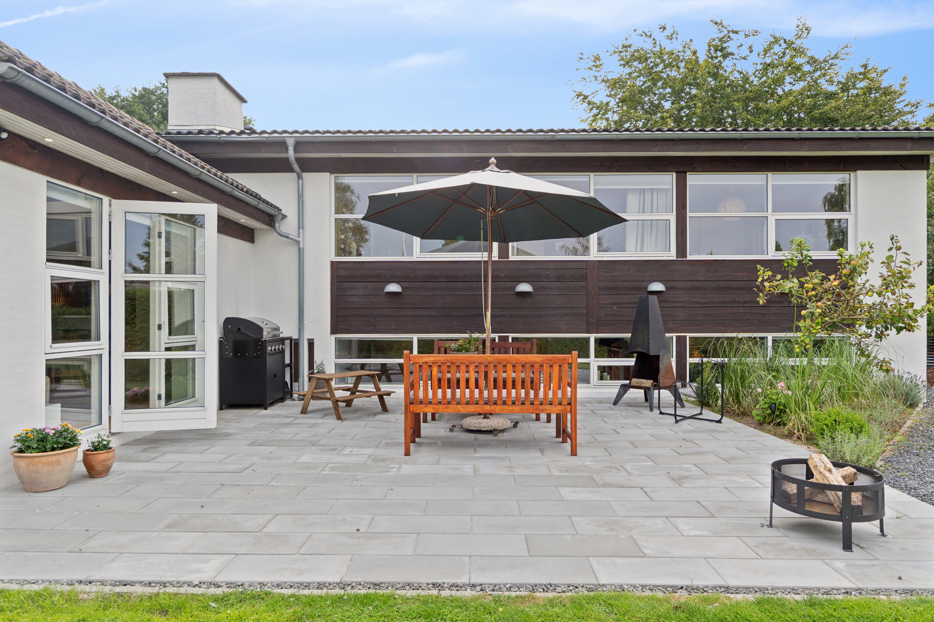 Fremhævet terrasse billede i fuldskærmstilstand. Billede af Søskrænten 6, Slukefter, 5210 Odense NV