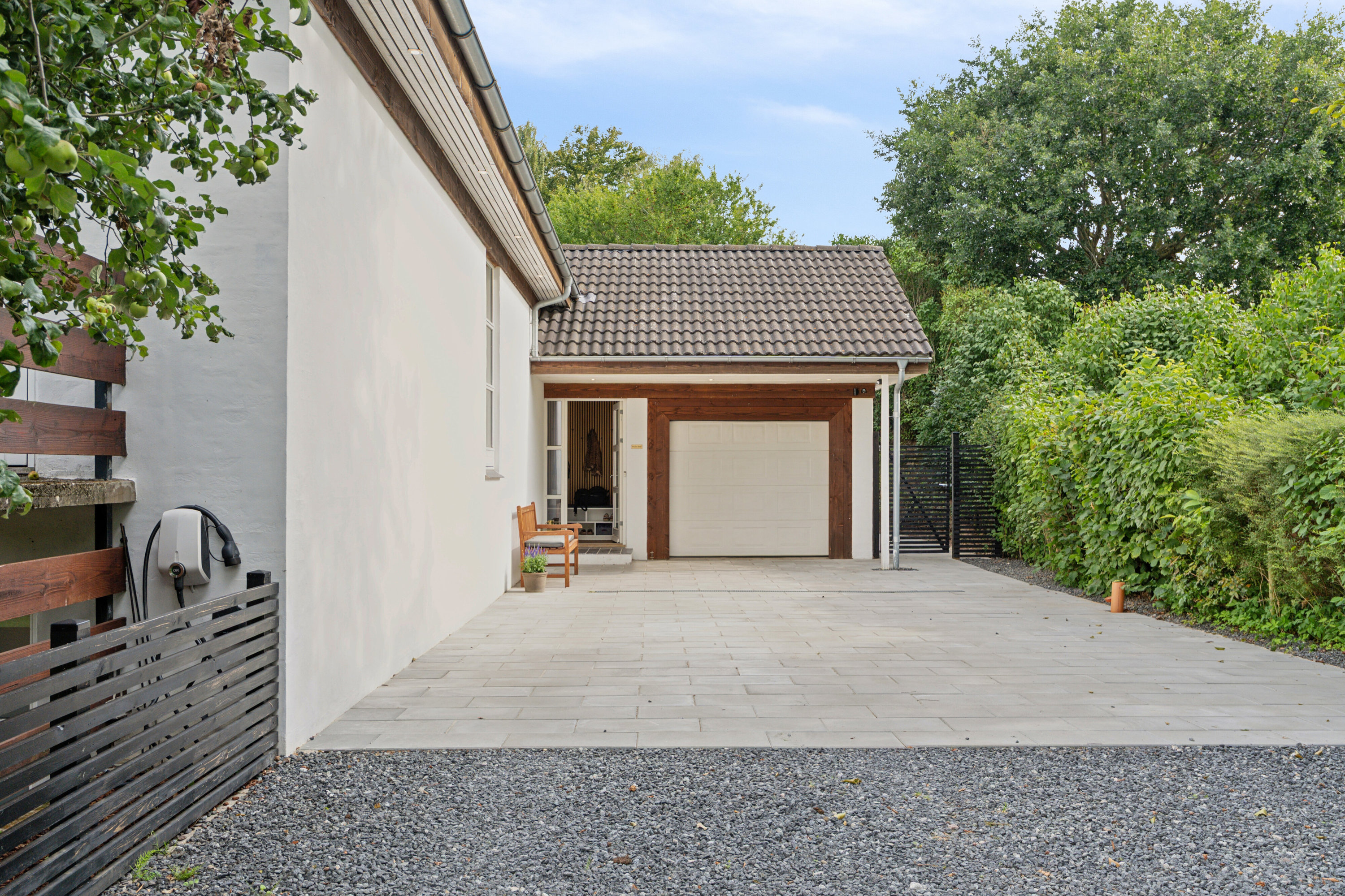 Fremhævet set fra vejen billede i fuldskærmstilstand. Billede af Søskrænten 6, Slukefter, 5210 Odense NV