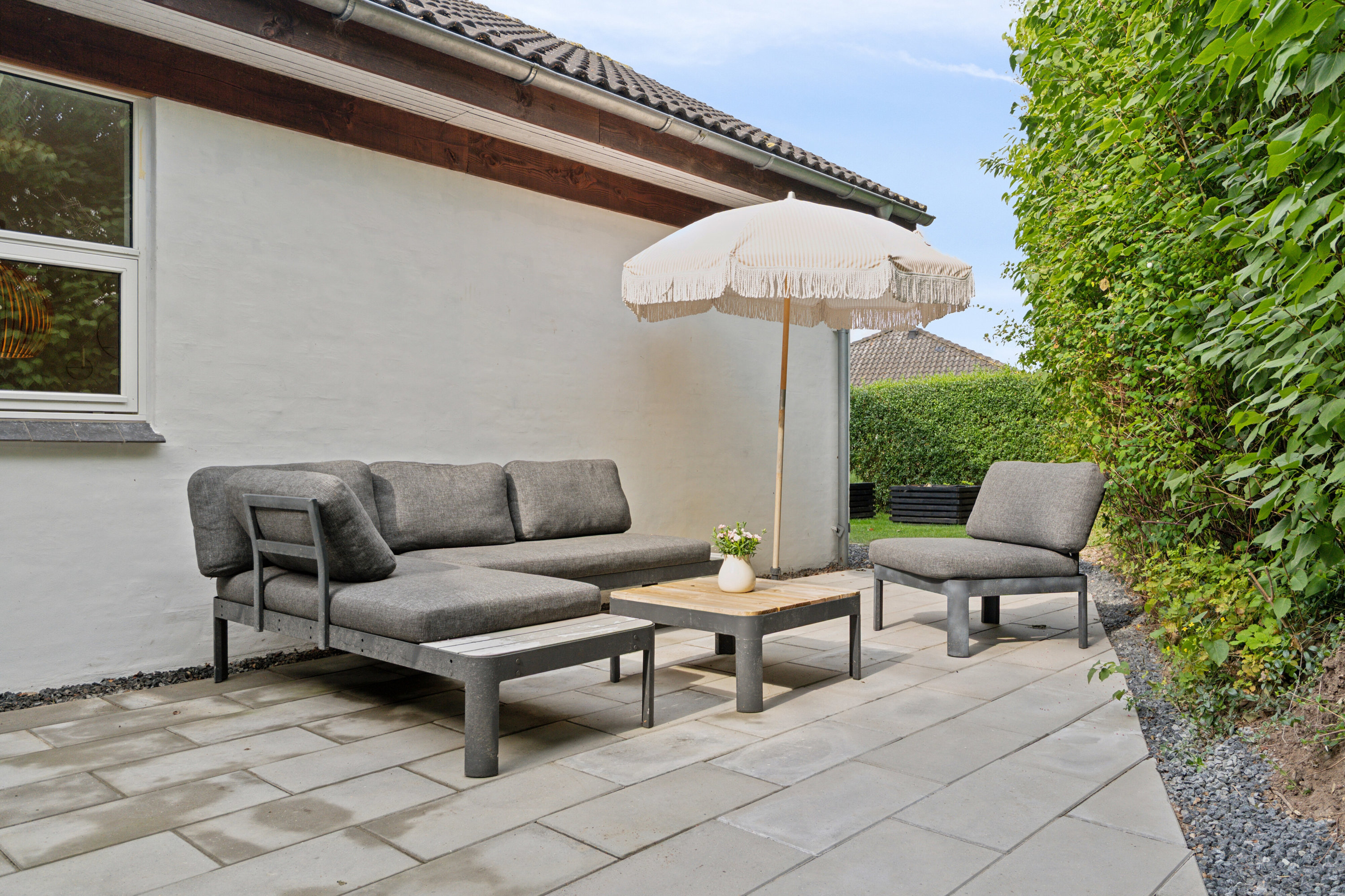 Fremhævet terrasse billede i fuldskærmstilstand. Billede af Søskrænten 6, Slukefter, 5210 Odense NV