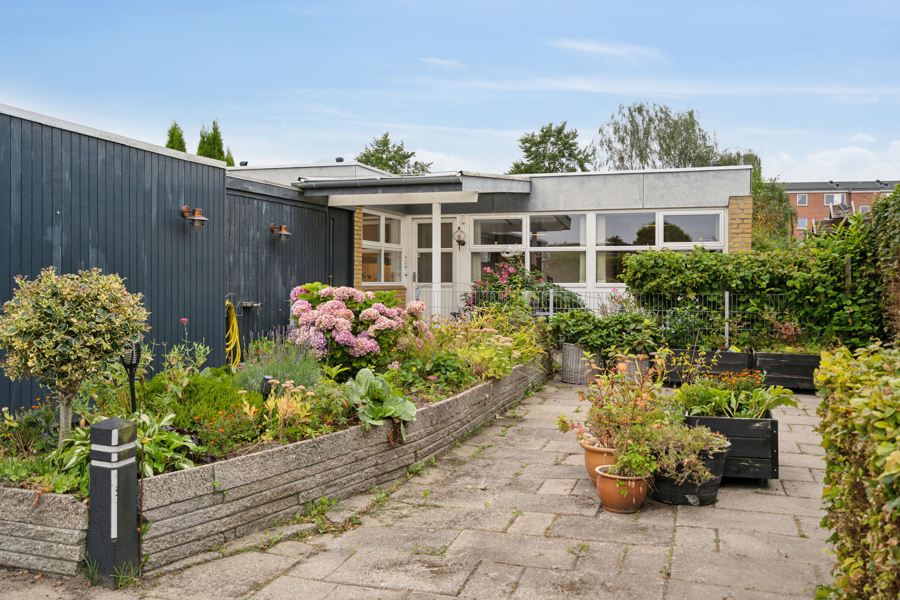 Fremhævet set fra vejen billede i fuldskærmstilstand. Billede af Tybrindvænget 16, 5230 Odense M