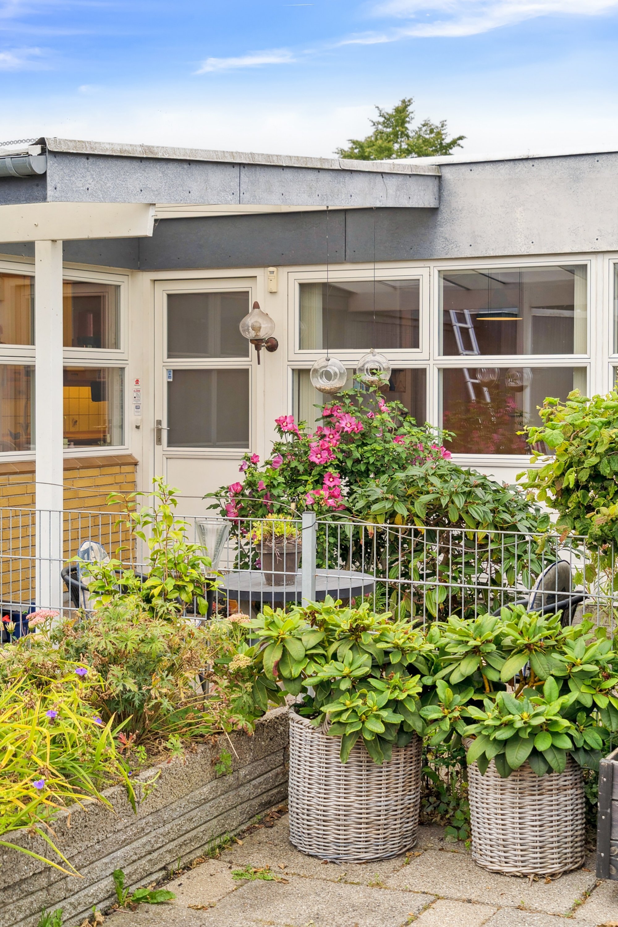 Fremhævet udendørs billede i fuldskærmstilstand. Billede af Tybrindvænget 16, 5230 Odense M