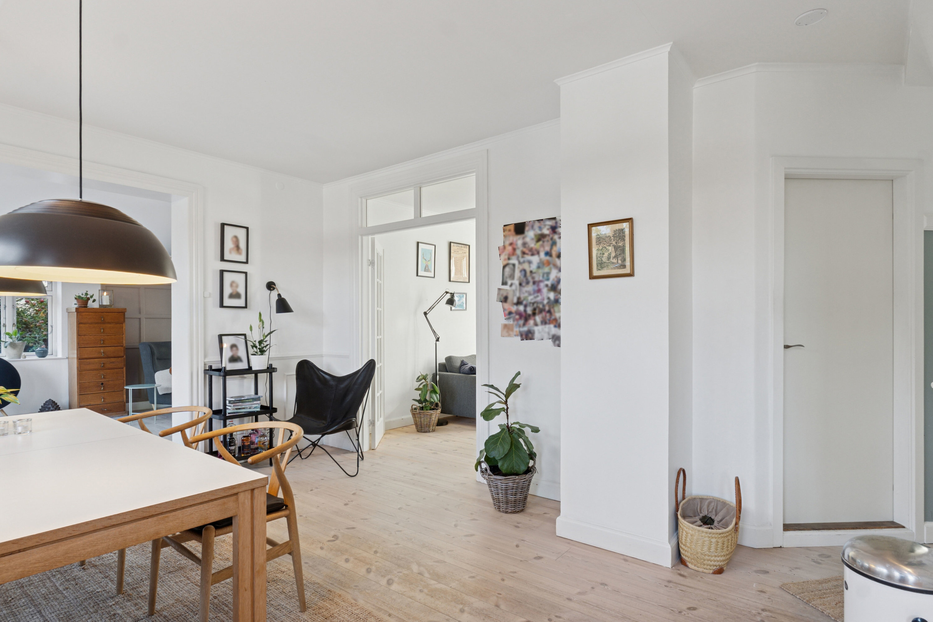 Fremhævet spiseplads billede i fuldskærmstilstand. Billede af Baunehøjvej 3, 2800 Kongens Lyngby