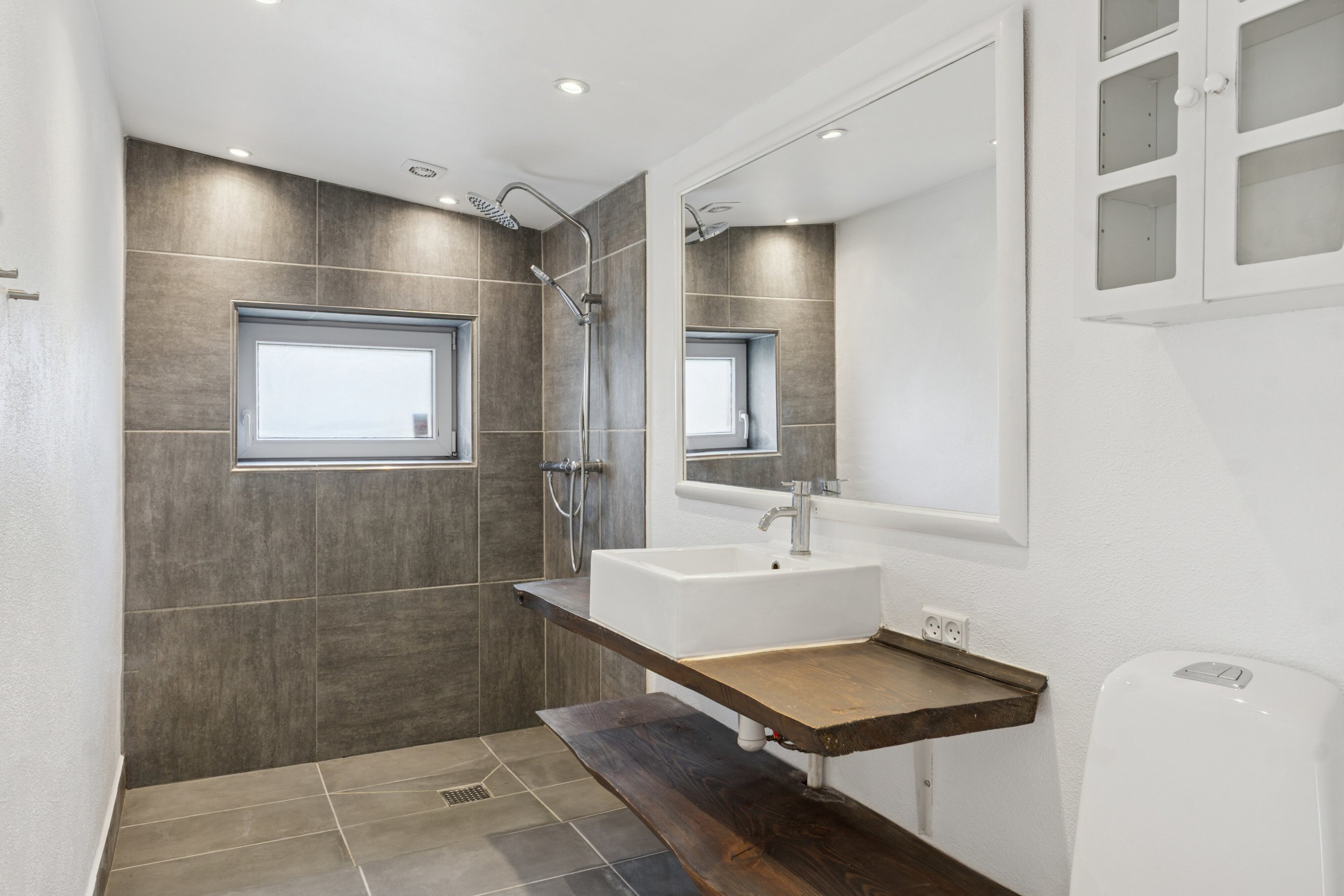 Fremhævet badeværelse billede i fuldskærmstilstand. Billede af Vidjekrogen 18, 5881 Skårup Fyn