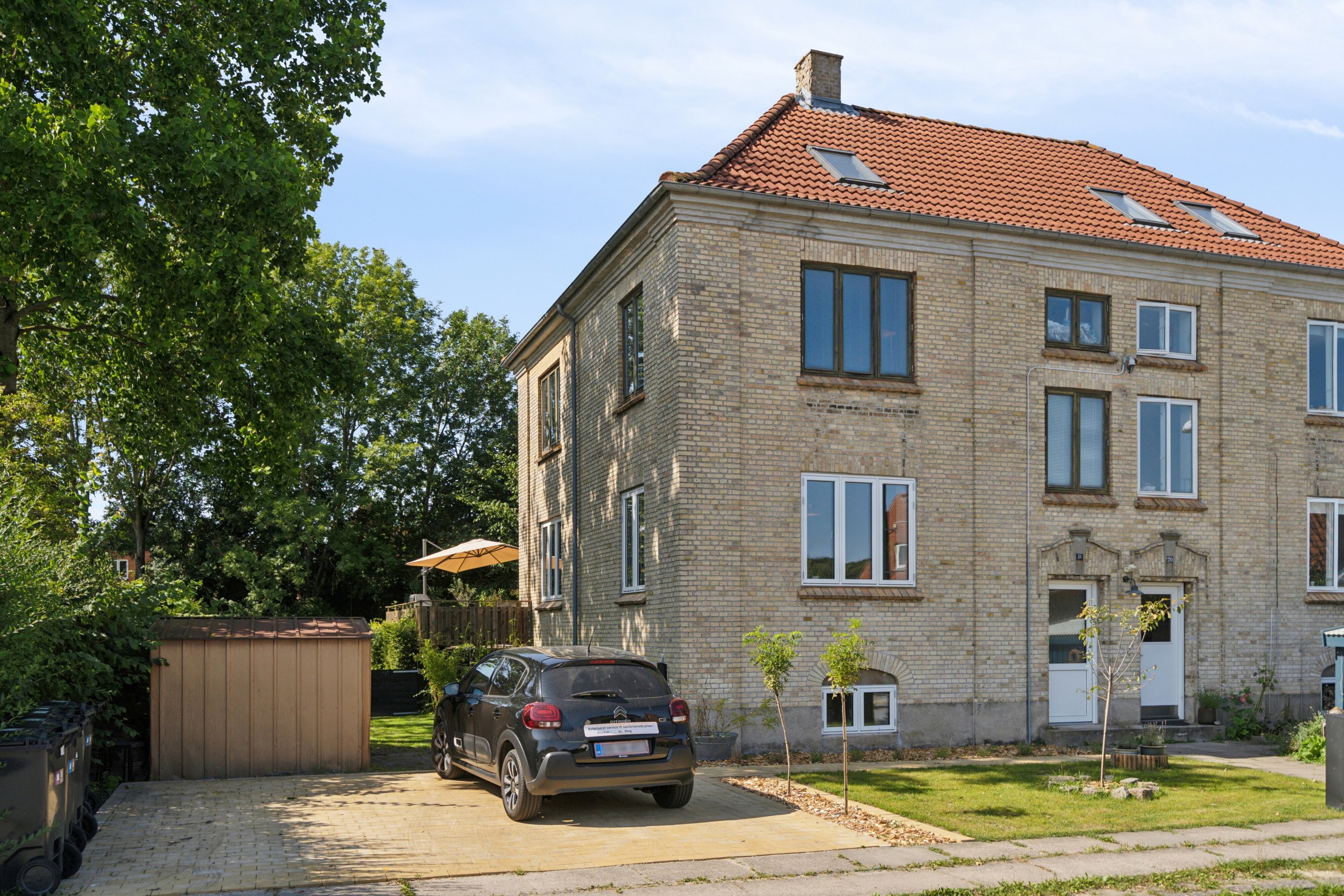 Fremhævet set fra vejen billede i fuldskærmstilstand. Billede af Ingeborgvej 18, st.., 5000 Odense C