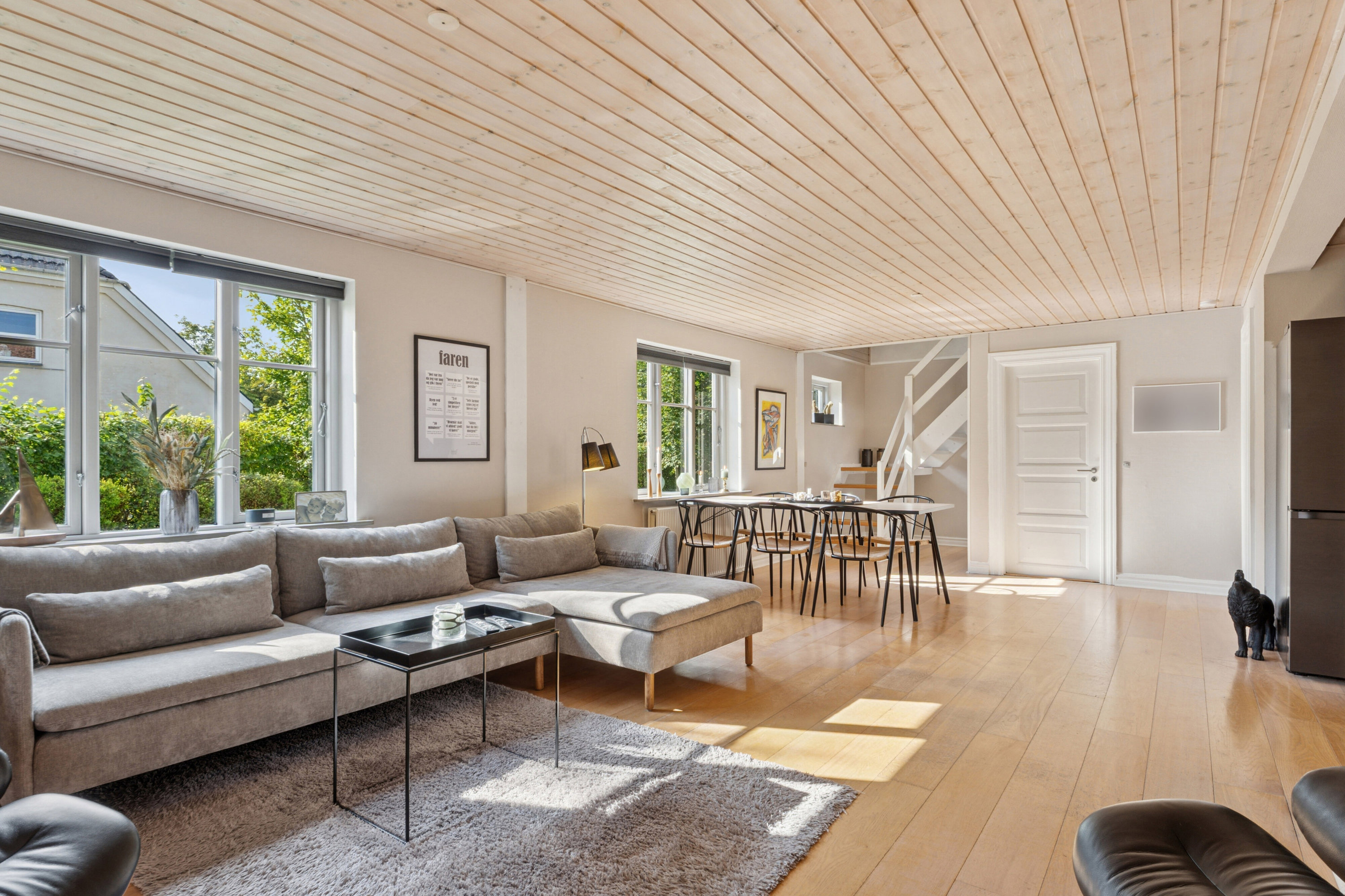 Fremhævet stue billede i fuldskærmstilstand. Billede af Ebstrupvej 10, 8600 Silkeborg