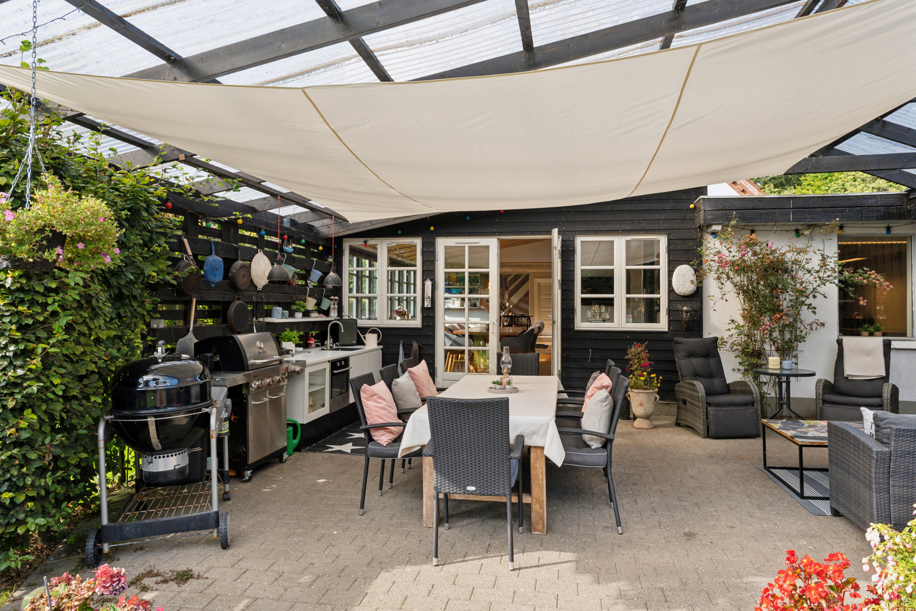 Fremhævet overdækket terrasse billede i fuldskærmstilstand. Billede af Ebstrupvej 10, 8600 Silkeborg