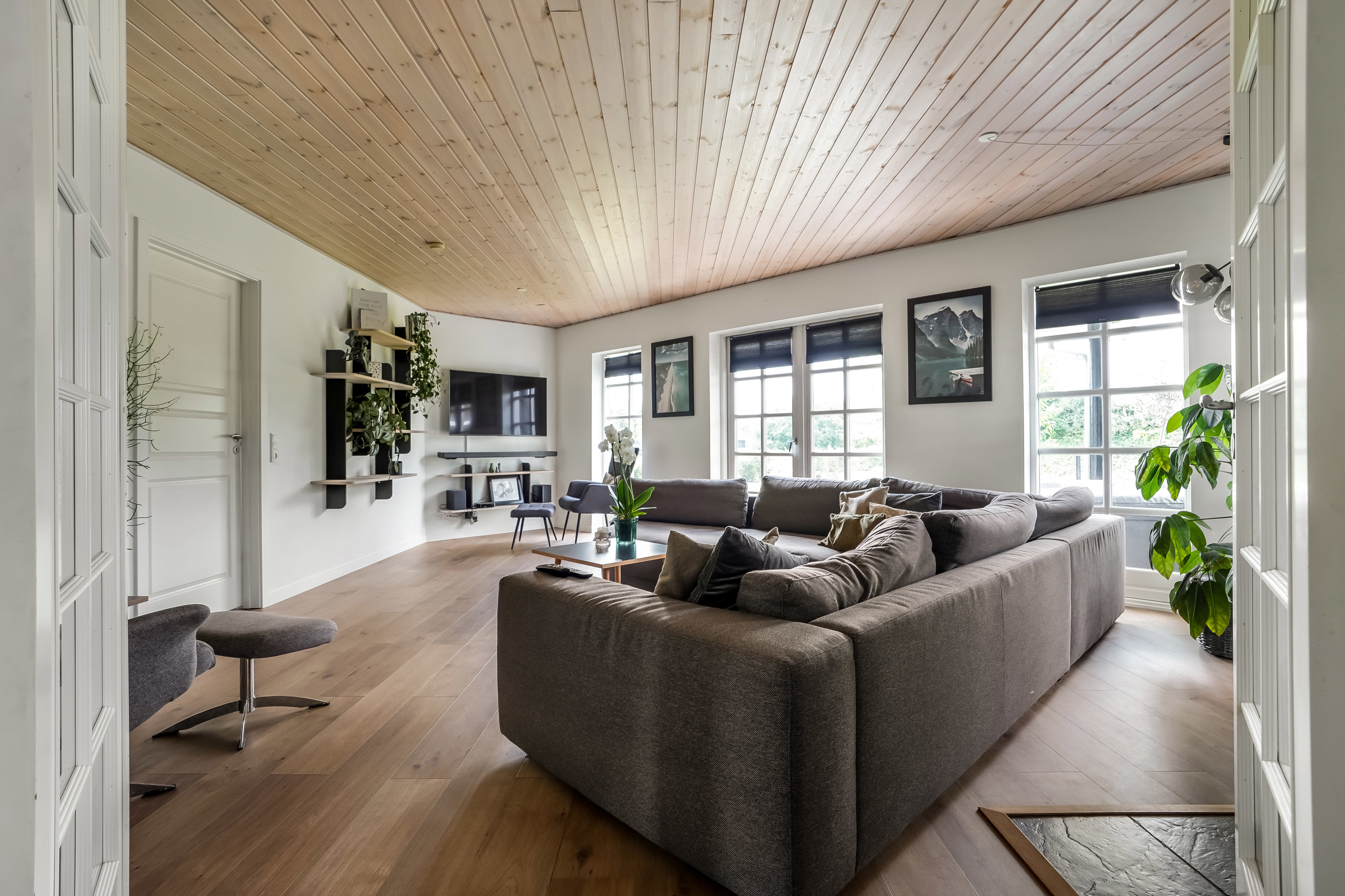 Fremhævet stue billede i fuldskærmstilstand. Billede af Fåruplund 1, 7300 Jelling