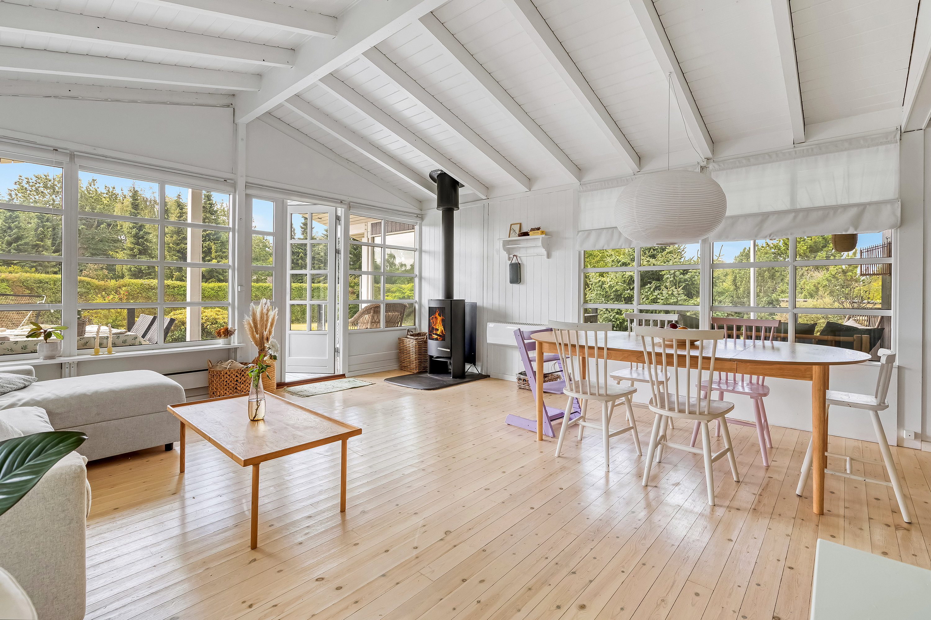 Fremhævet stue billede i fuldskærmstilstand. Billede af Tofthøjs-Åsen 8, Udsholt, 3230 Græsted