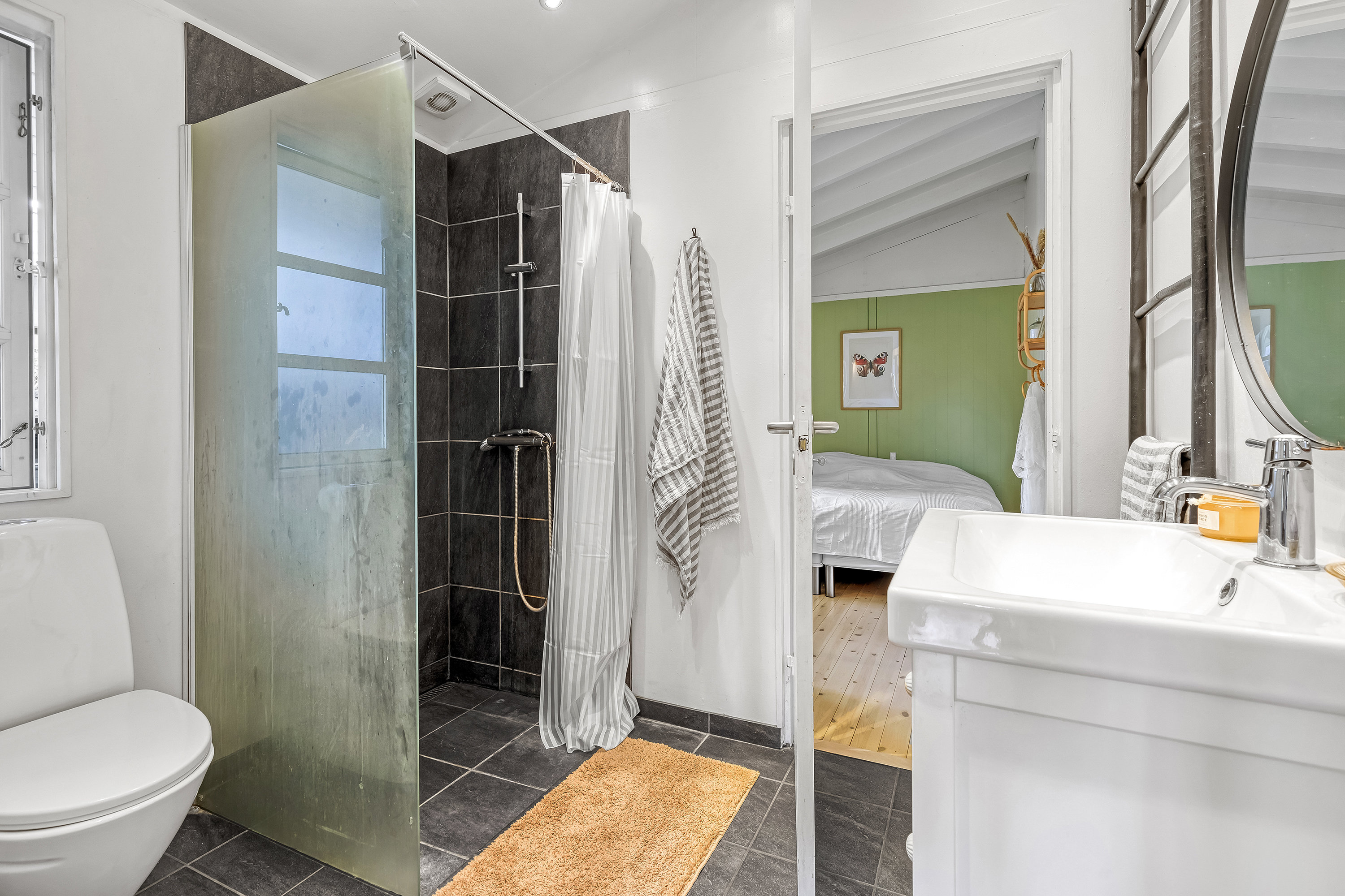 Fremhævet badeværelse billede i fuldskærmstilstand. Billede af Tofthøjs-Åsen 8, Udsholt, 3230 Græsted