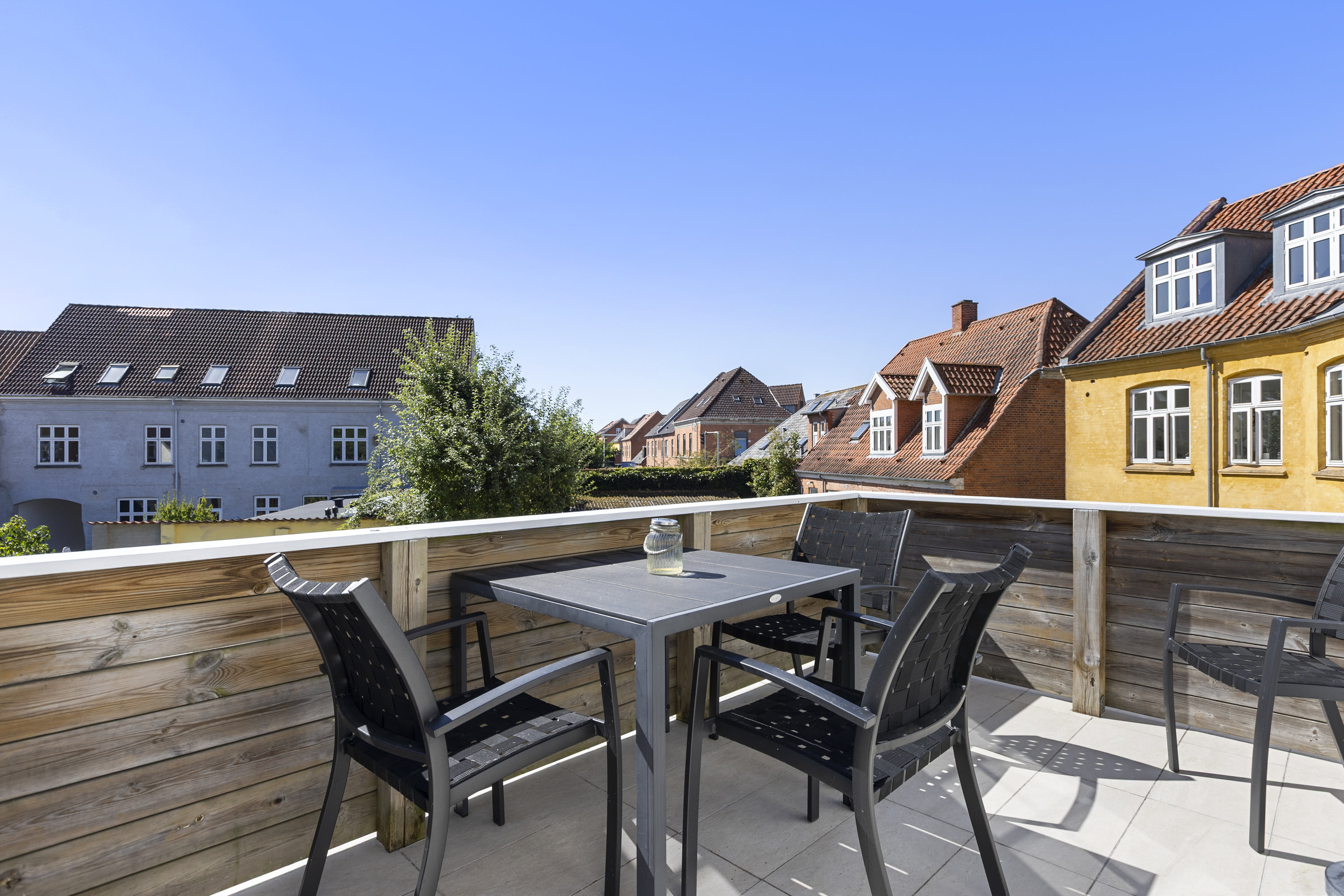 Fremhævet altan billede i fuldskærmstilstand. Billede af Vedelsgade 24, 4180 Sorø