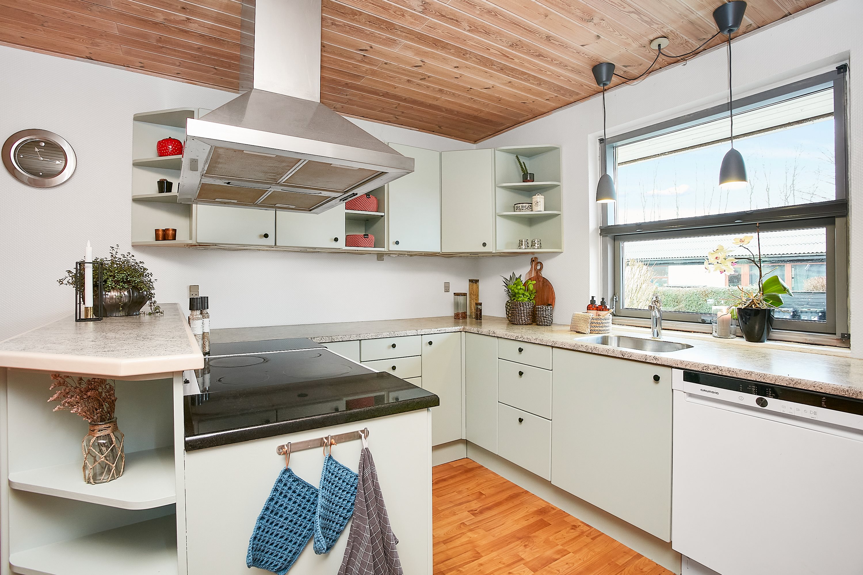 Fremhævet køkken billede i fuldskærmstilstand. Billede af Bakkevænget 19, Tvingstrup, 8700 Horsens