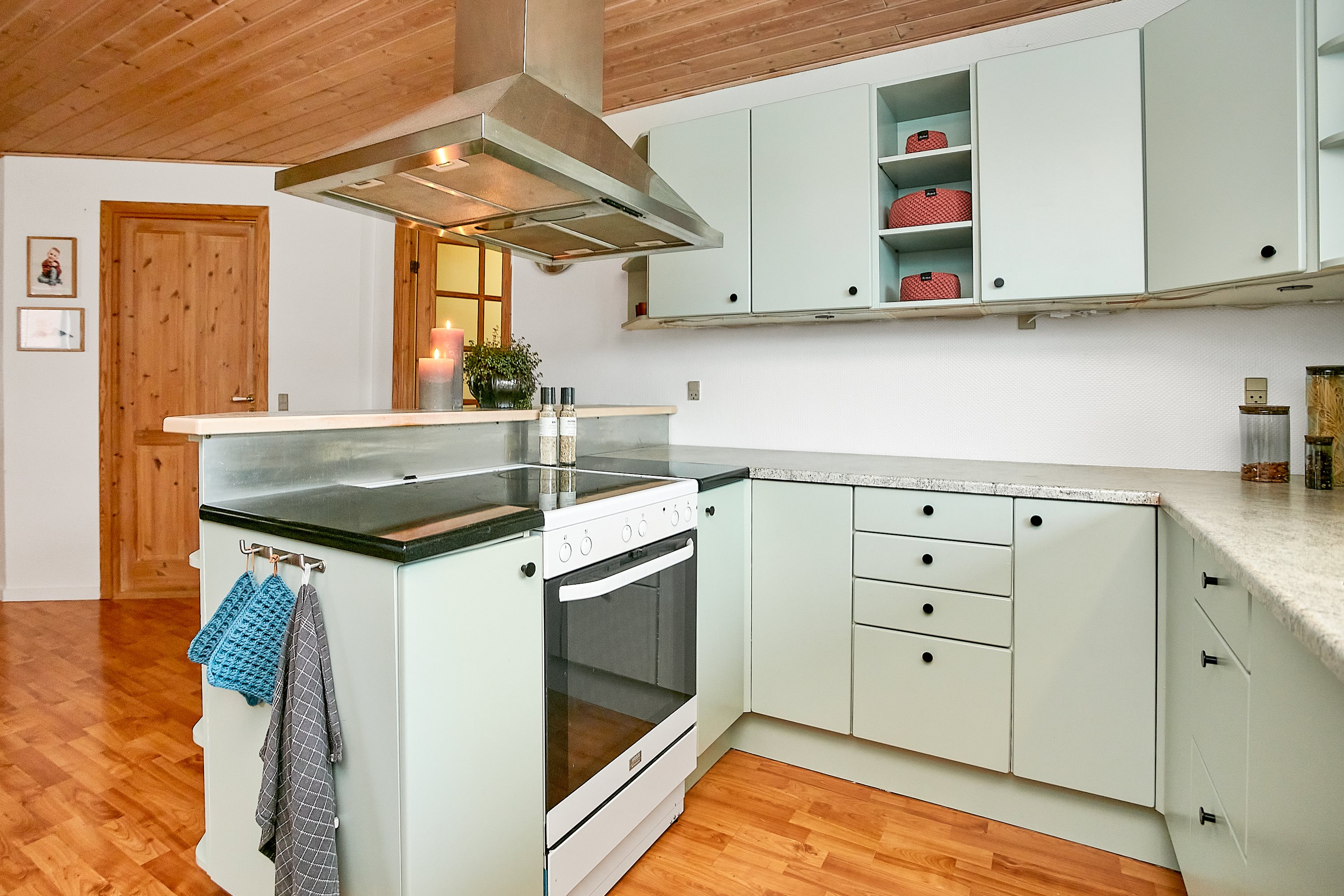 Fremhævet køkken billede i fuldskærmstilstand. Billede af Bakkevænget 19, Tvingstrup, 8700 Horsens