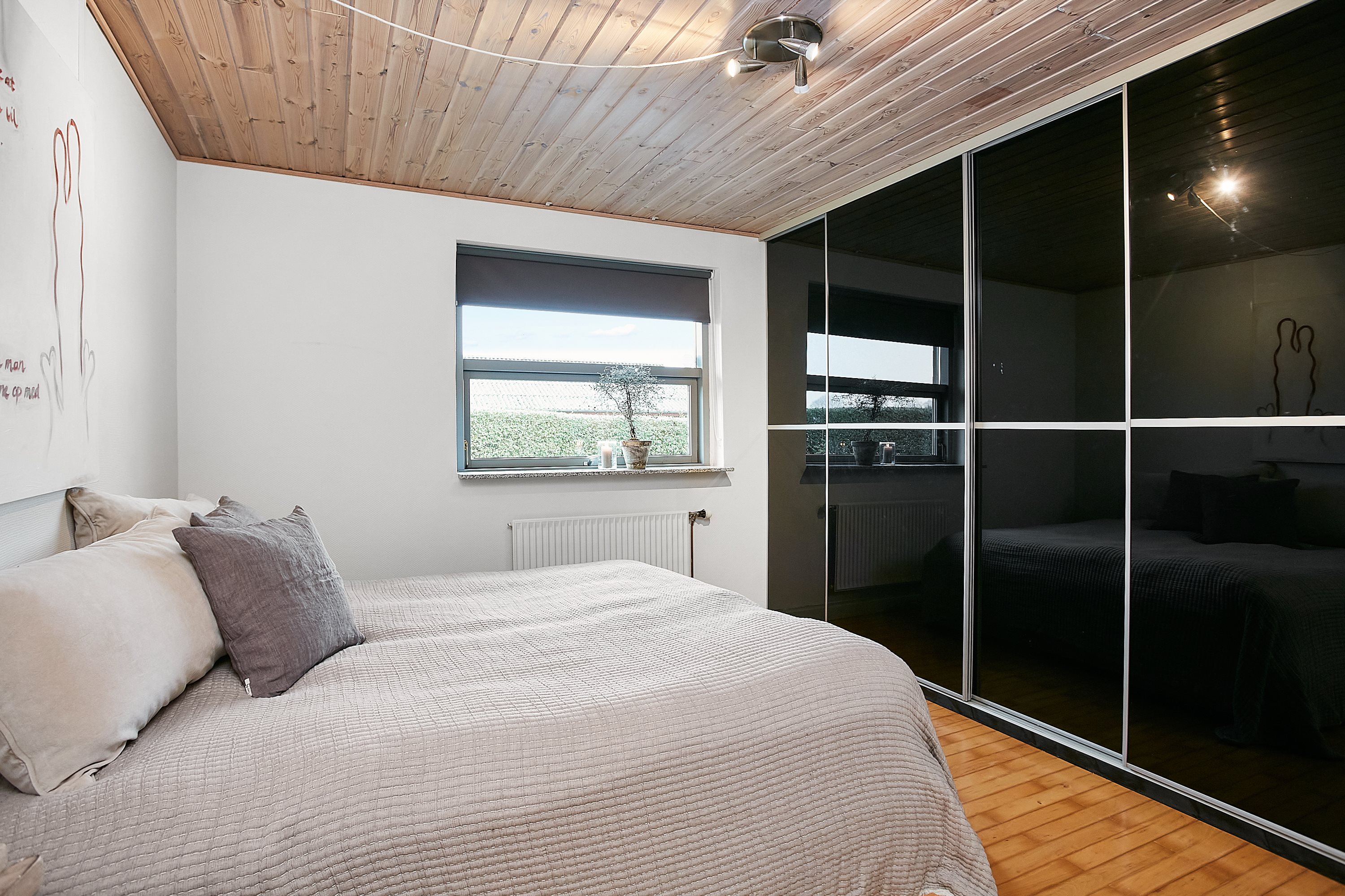 Fremhævet soveværelse billede i fuldskærmstilstand. Billede af Bakkevænget 19, Tvingstrup, 8700 Horsens