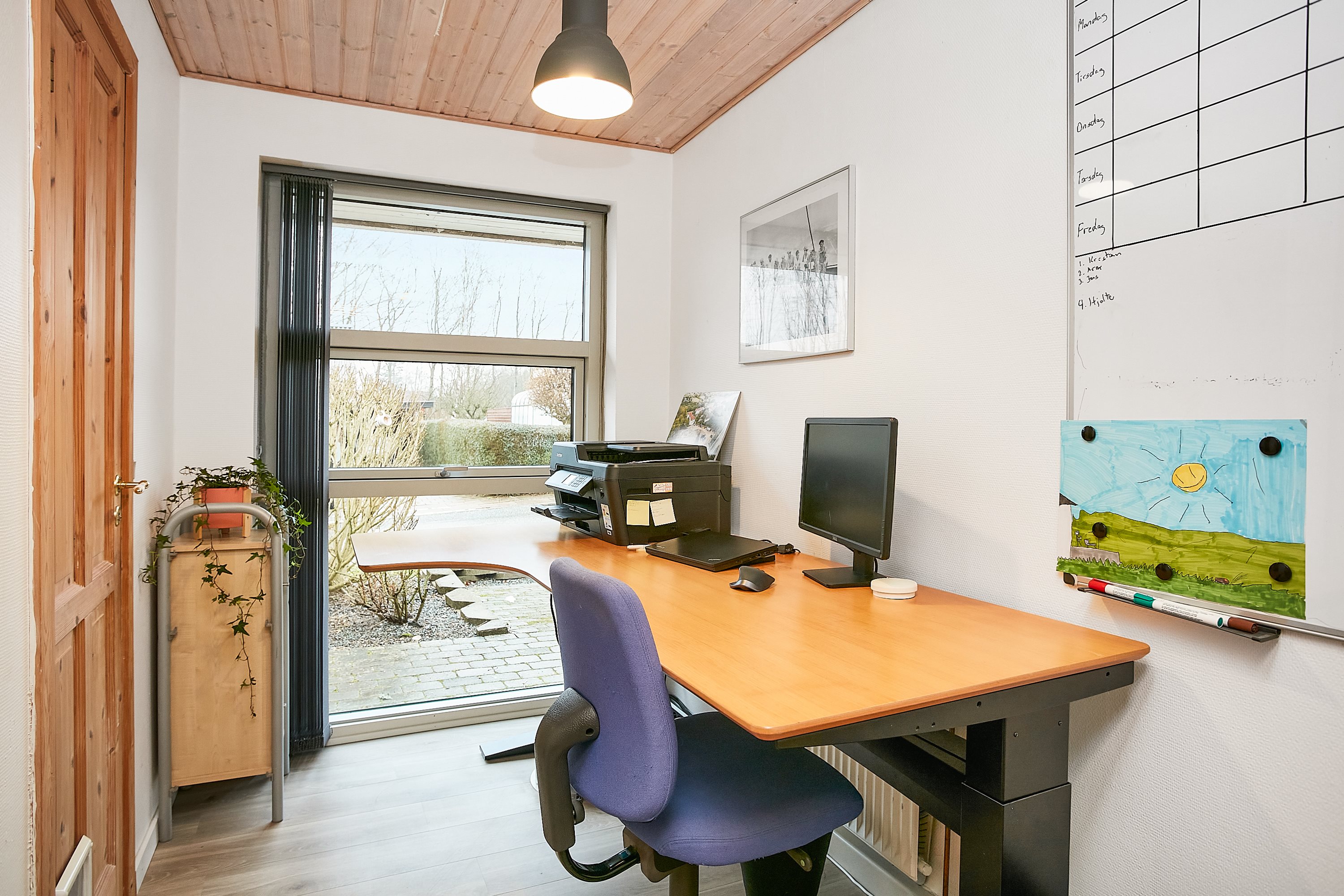 Fremhævet kontor billede i fuldskærmstilstand. Billede af Bakkevænget 19, Tvingstrup, 8700 Horsens