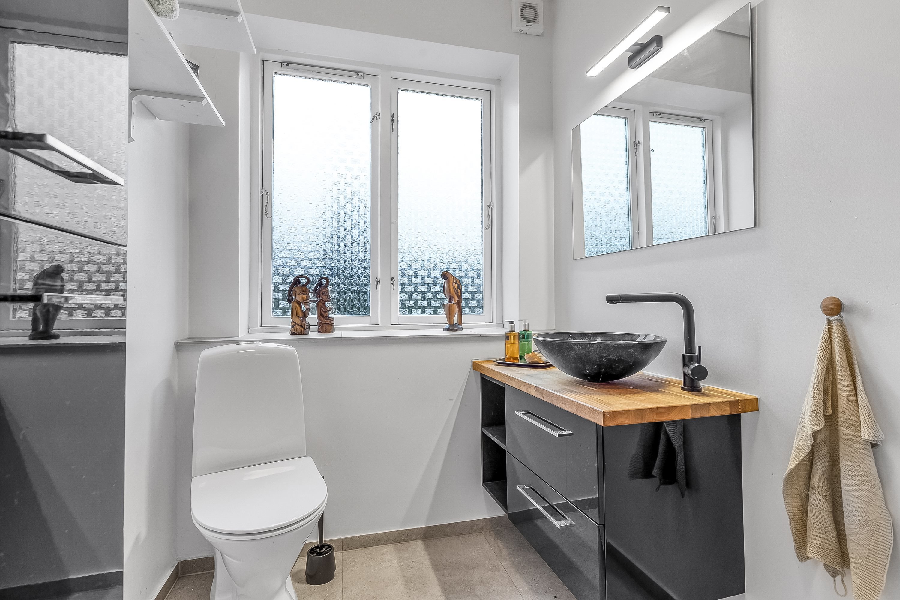 Fremhævet badeværelse billede i fuldskærmstilstand. Billede af Stampesvej 53, 1., Mølholm, 7100 Vejle