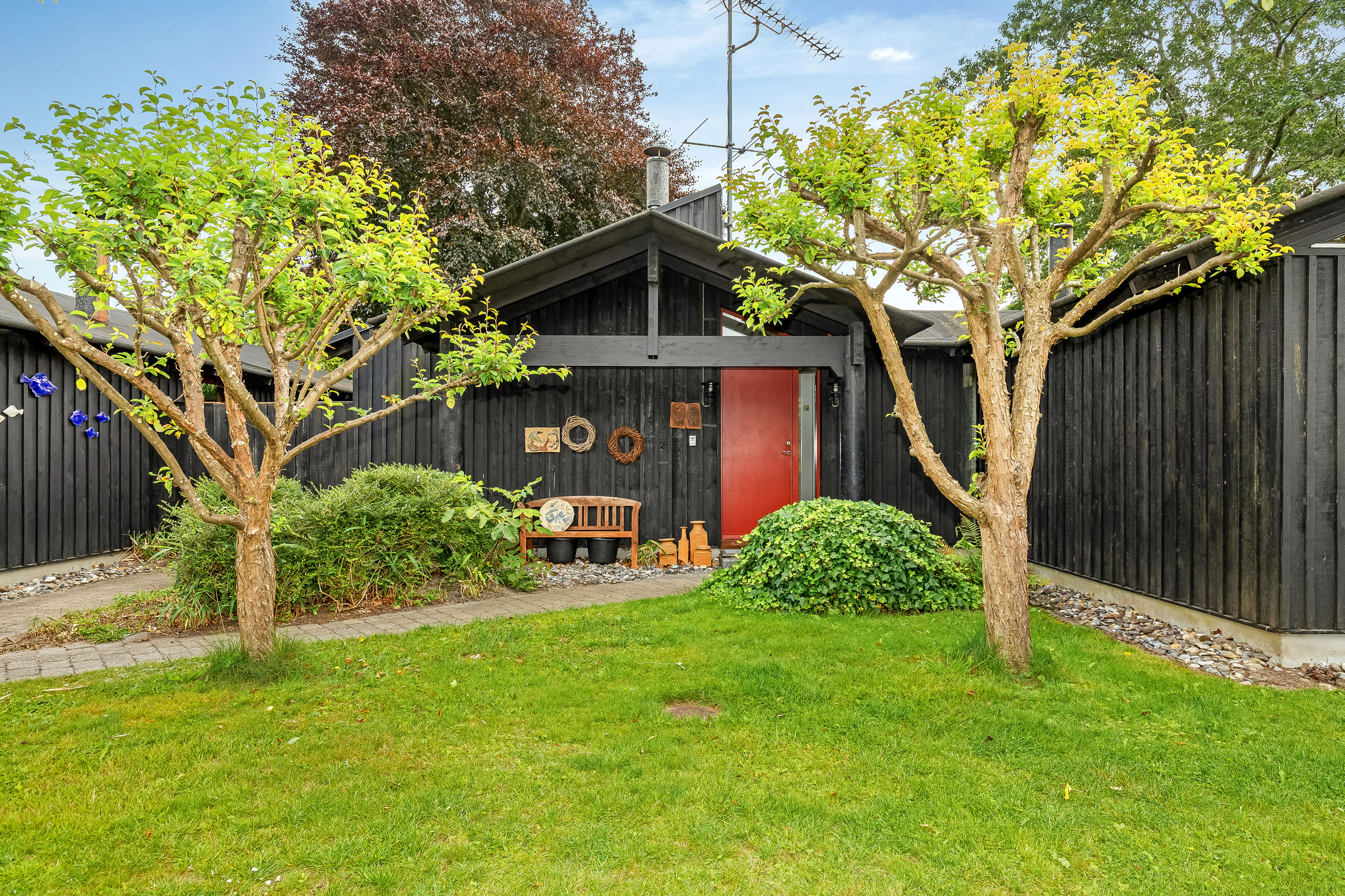 Miniaturebillede 2: ejendommen. Billede af Munkehøjvej 7, 3250 Gilleleje