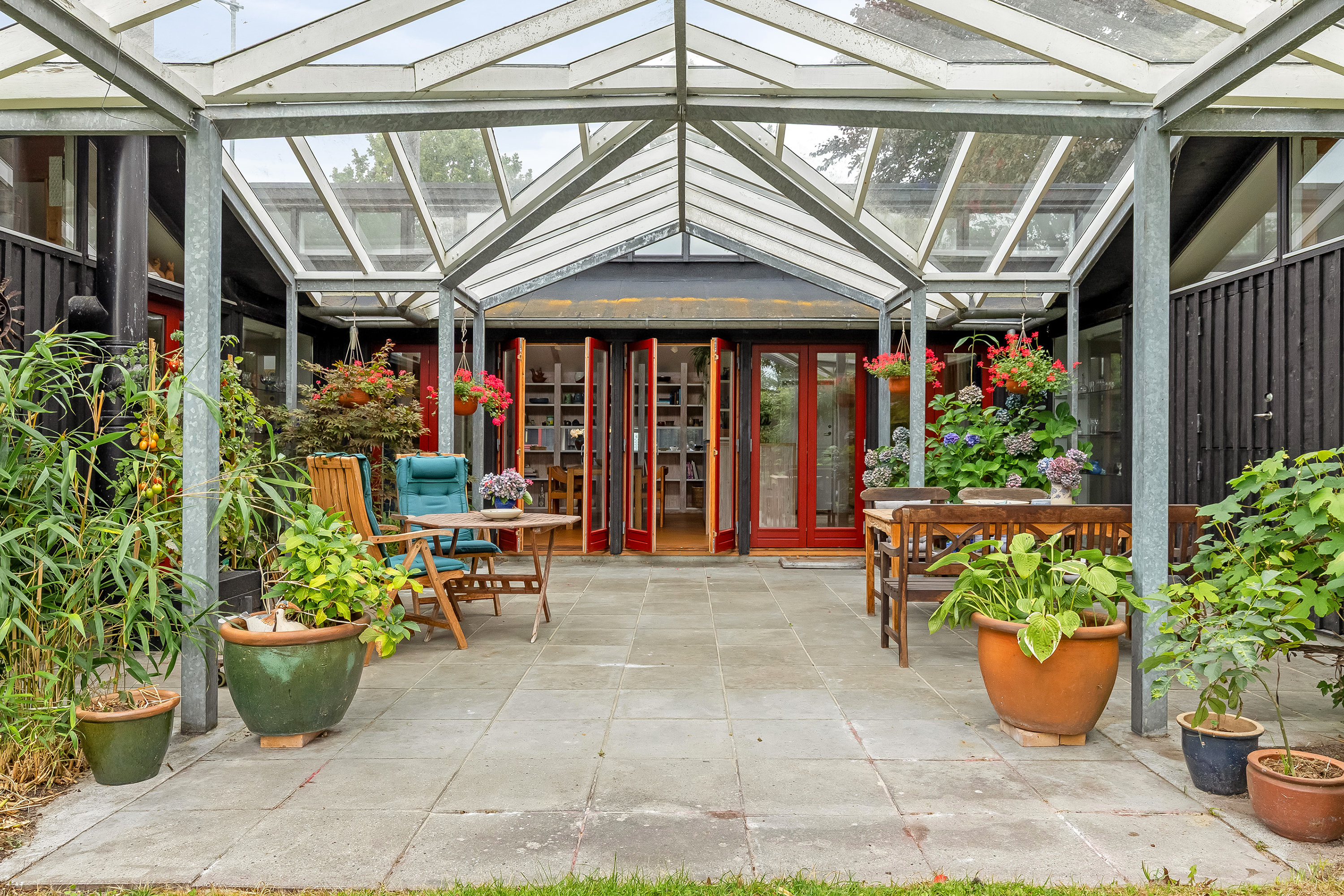 Fremhævet terrasse billede i fuldskærmstilstand. Billede af Munkehøjvej 7, 3250 Gilleleje