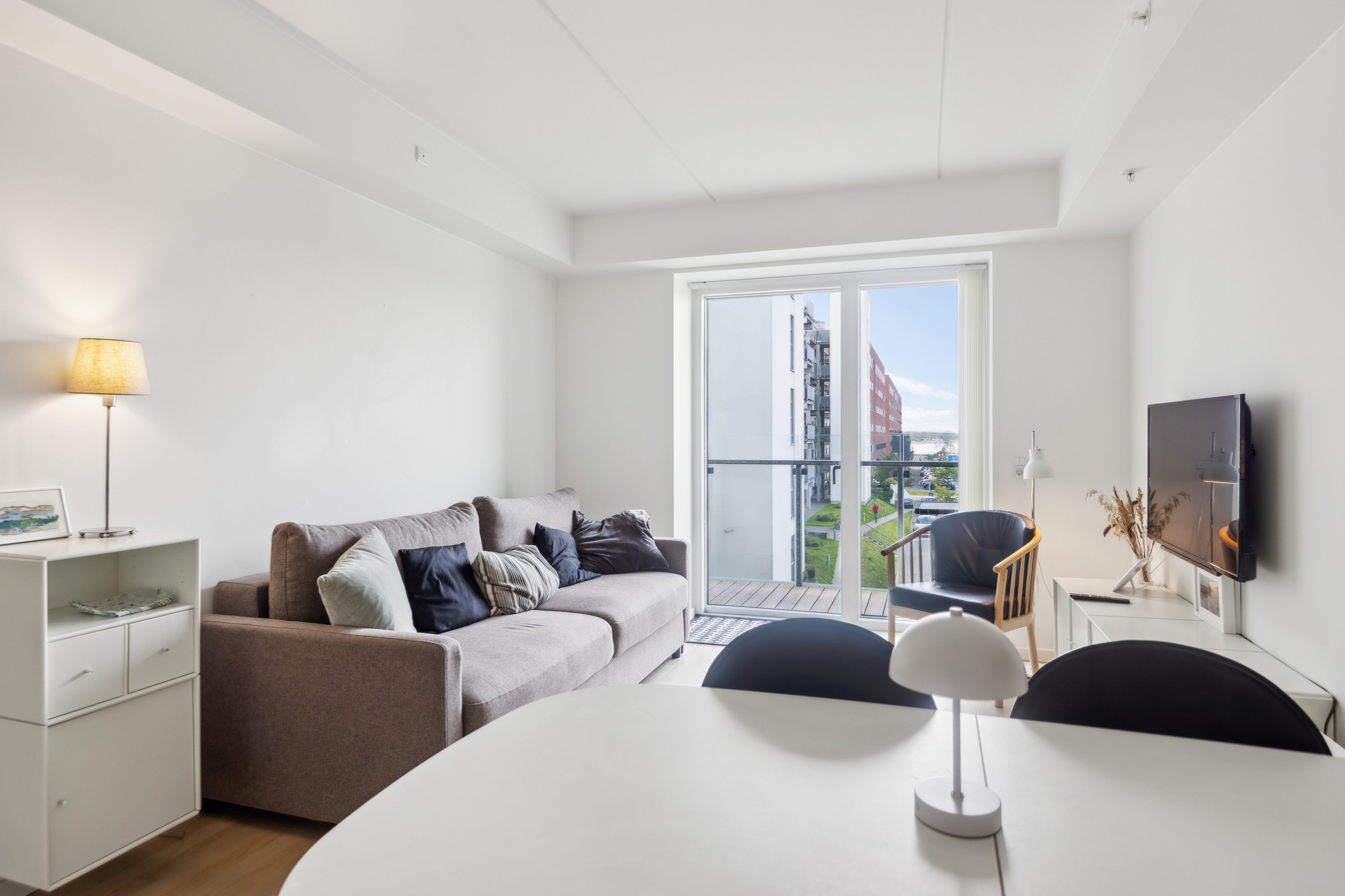 Fremhævet stue billede i fuldskærmstilstand. Billede af Julius Posselts Vej 3B, 2. 4., 9400 Nørresundby