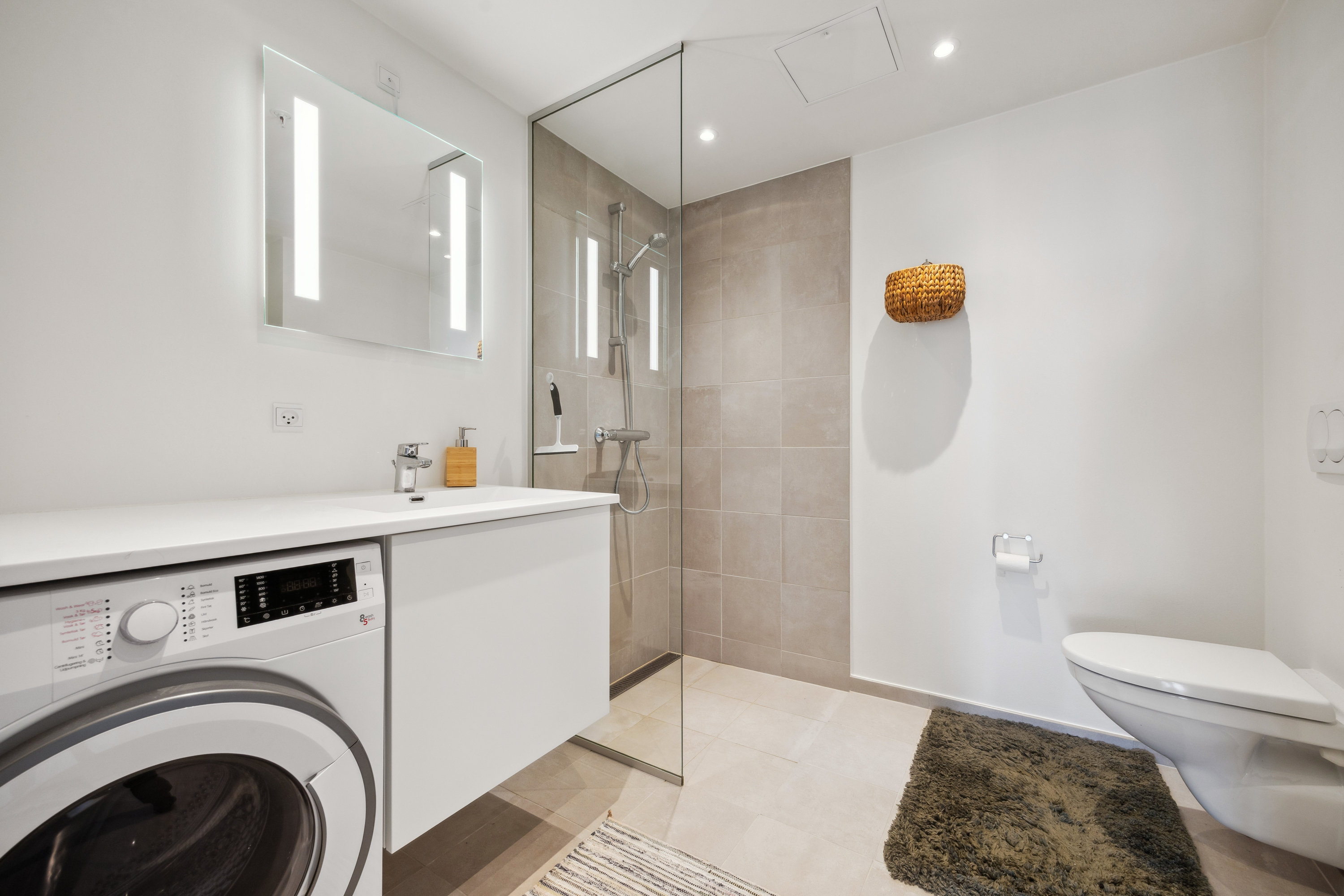 Fremhævet badeværelse billede i fuldskærmstilstand. Billede af Julius Posselts Vej 3B, 2. 4., 9400 Nørresundby