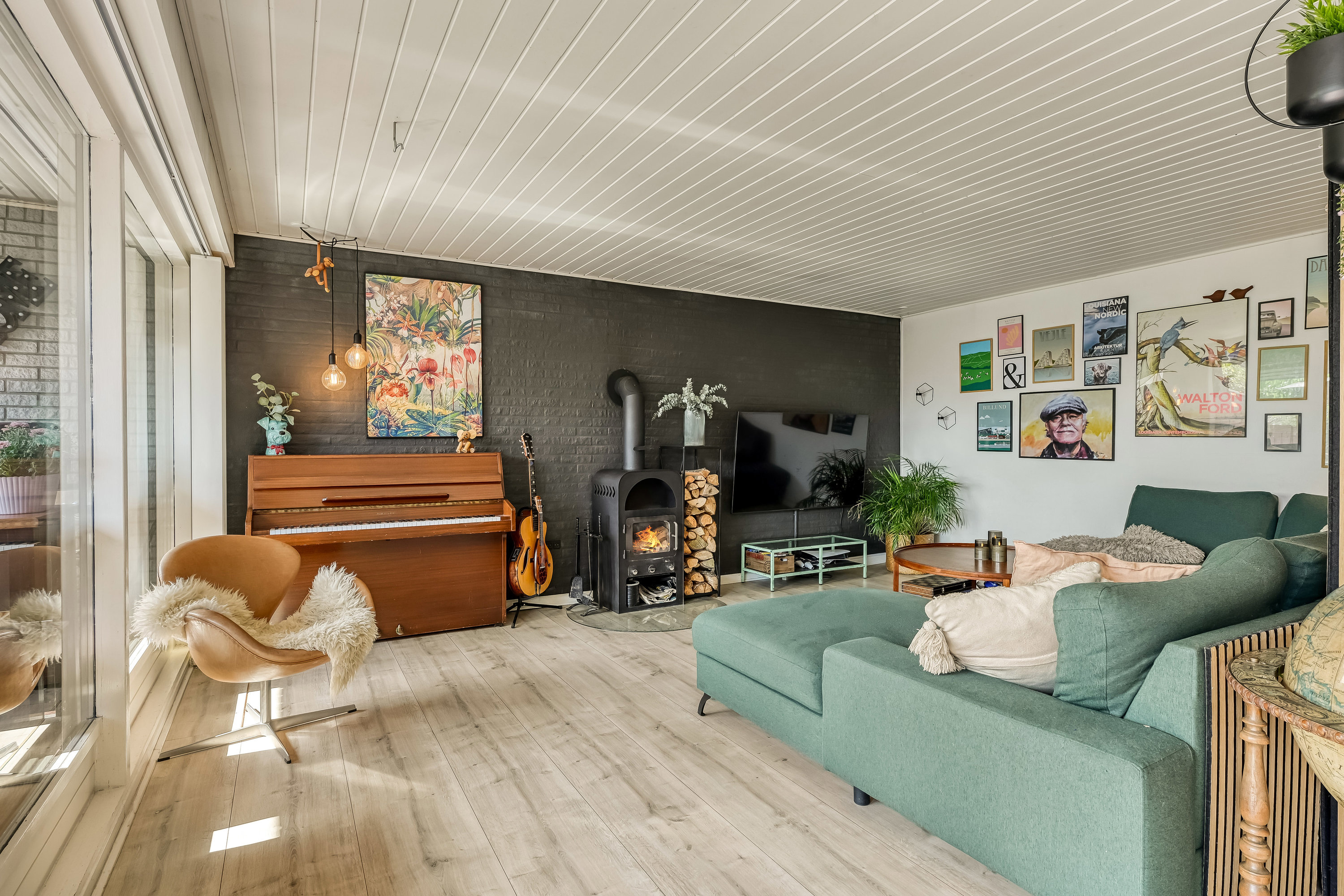 Fremhævet stue billede i fuldskærmstilstand. Billede af Toften 11, 7190 Billund