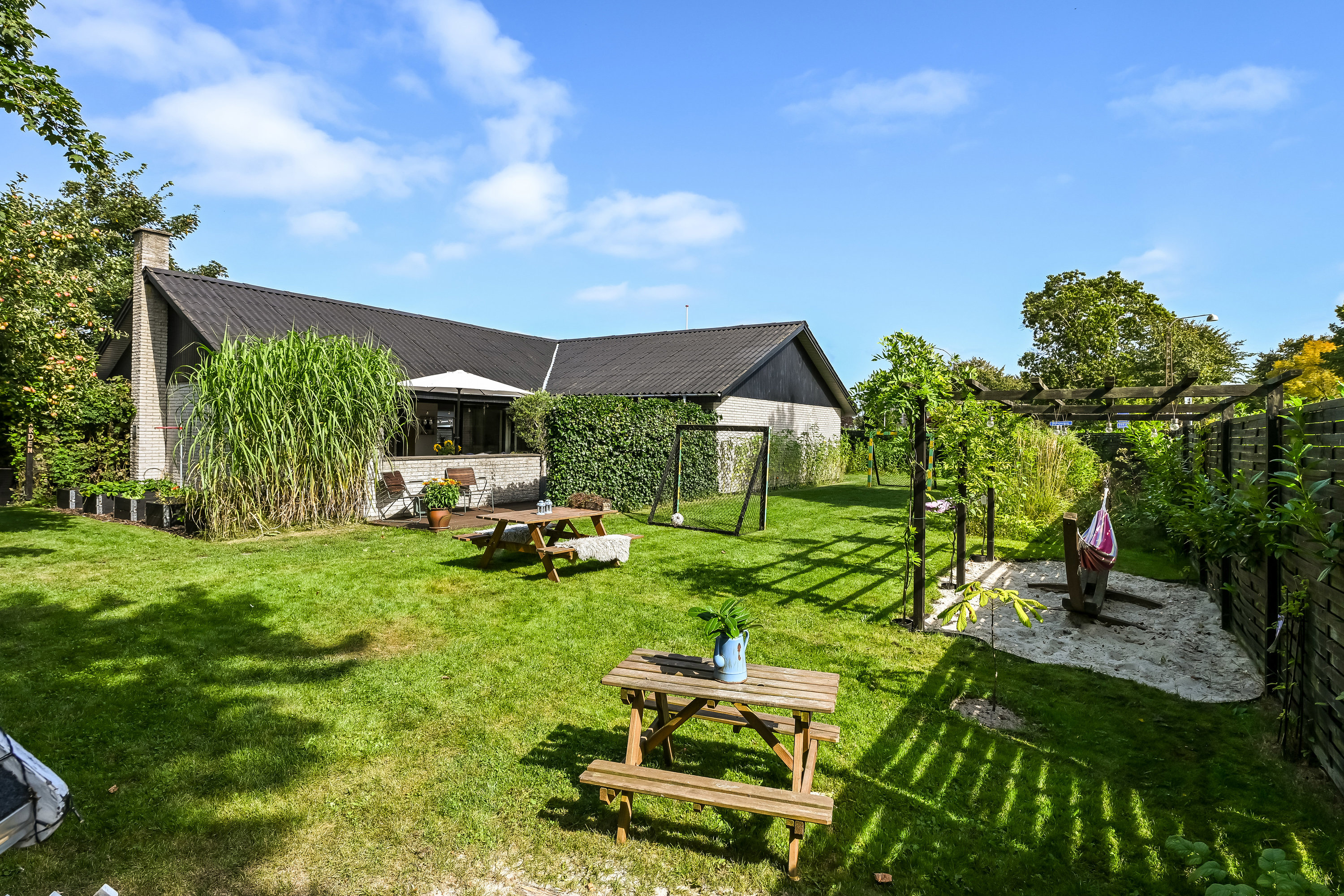 Fremhævet have billede i fuldskærmstilstand. Billede af Toften 11, 7190 Billund