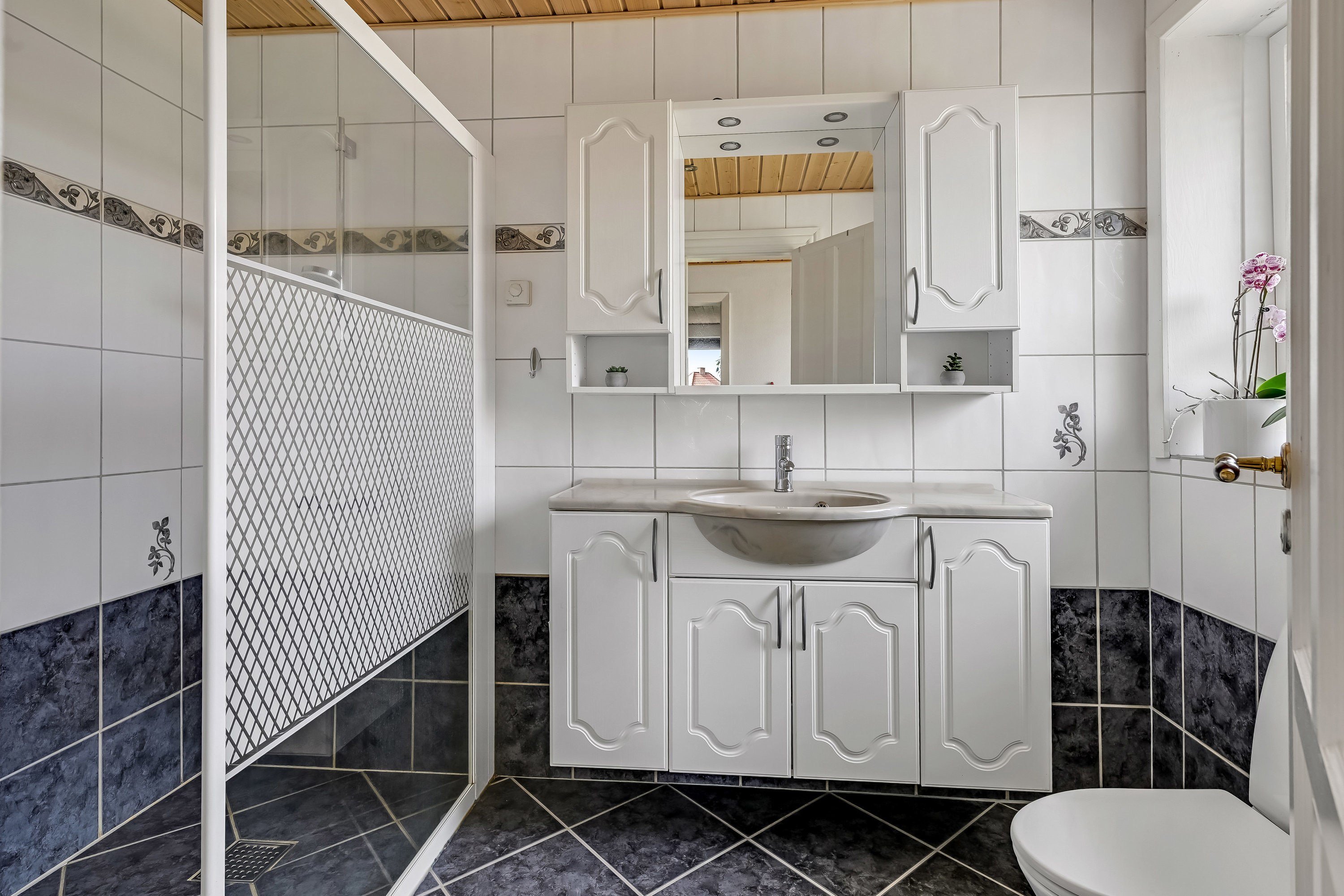 Fremhævet badeværelse billede i fuldskærmstilstand. Billede af Irisvej 2, Stend-Krogag, 7200 Grindsted