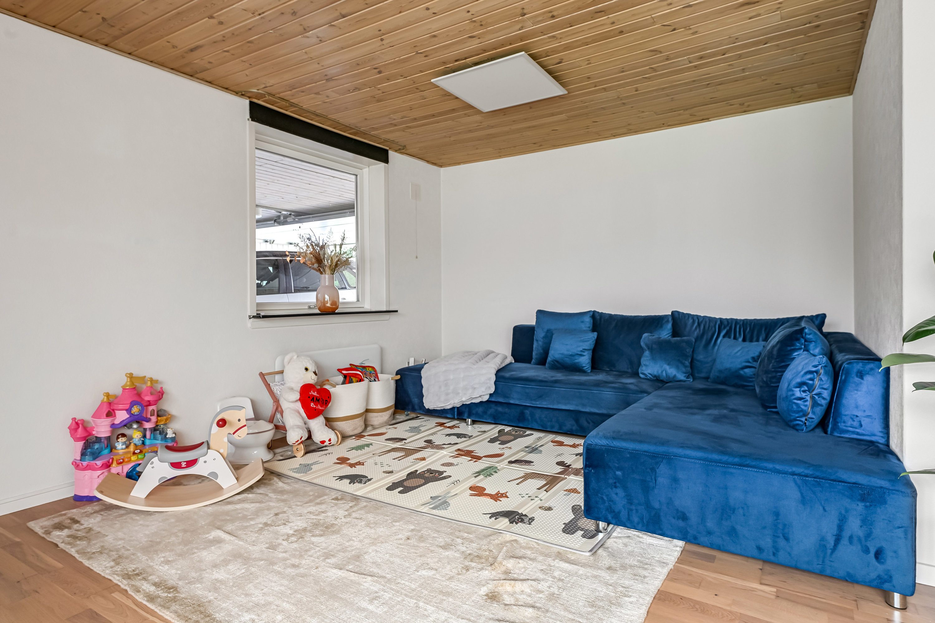 Fremhævet stue billede i fuldskærmstilstand. Billede af Irisvej 2, Stend-Krogag, 7200 Grindsted