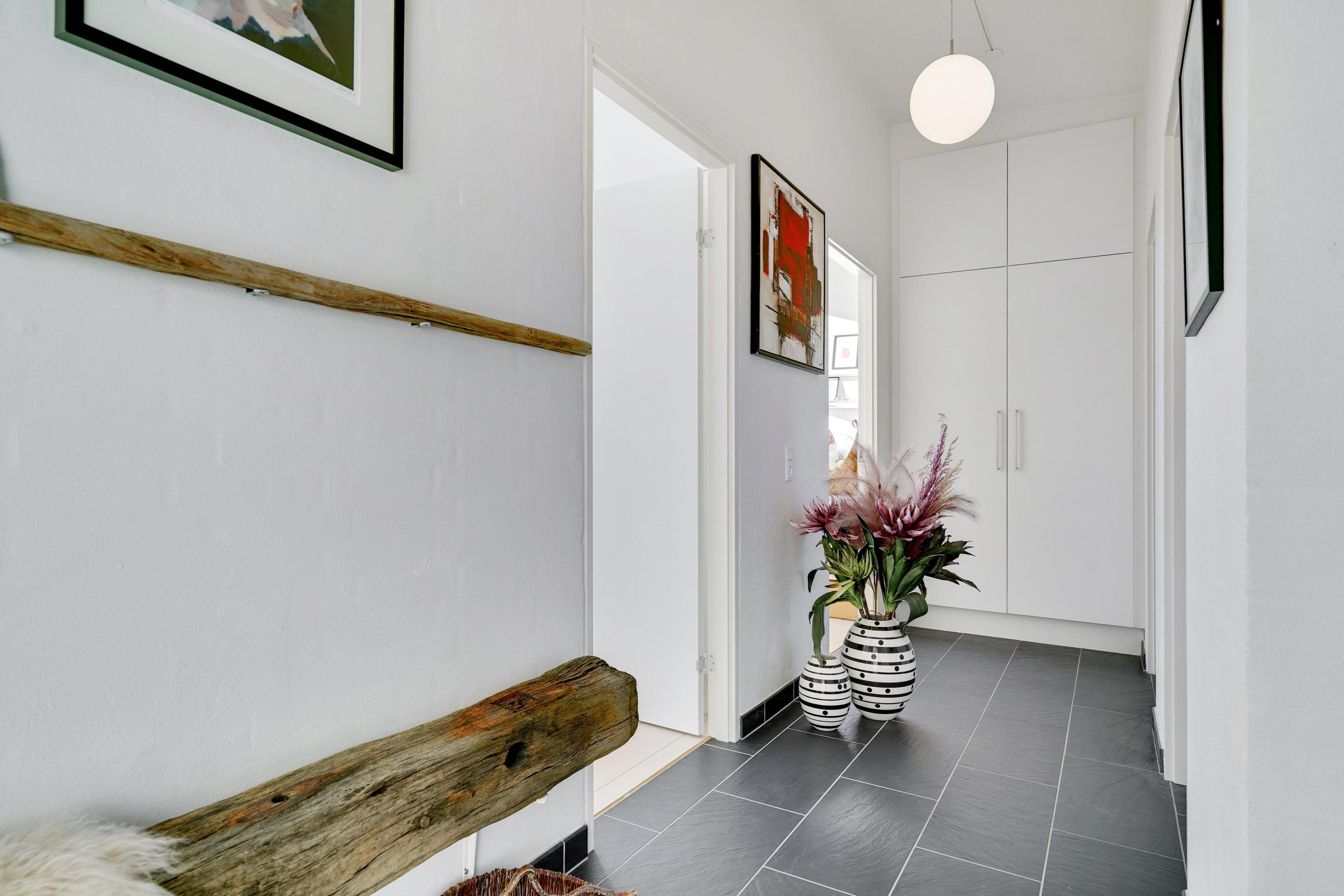 Fremhævet gang billede i fuldskærmstilstand. Billede af Bjerget 19, 6800 Varde