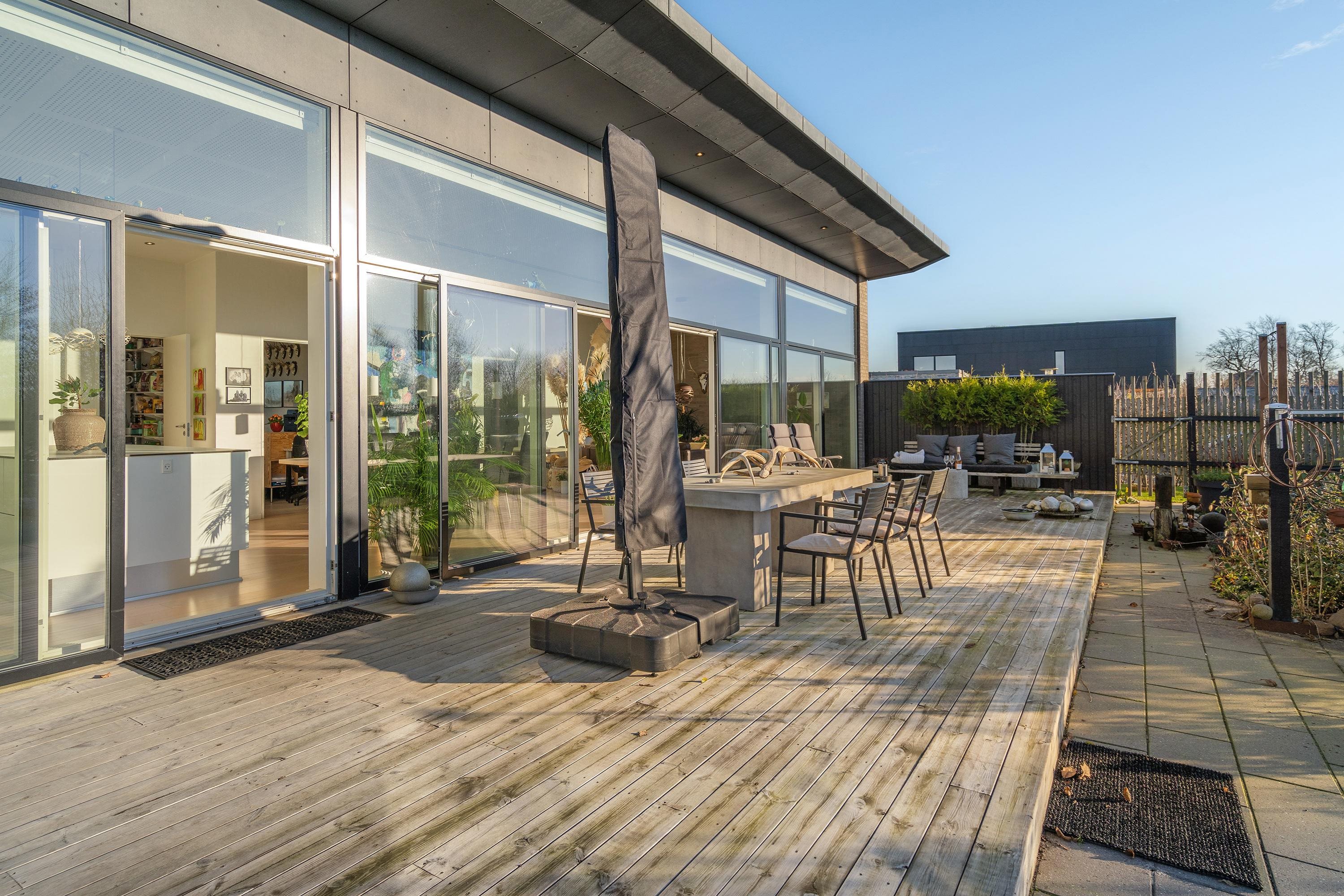 Fremhævet terrasse billede i fuldskærmstilstand. Billede af Bjerget 19, 6800 Varde