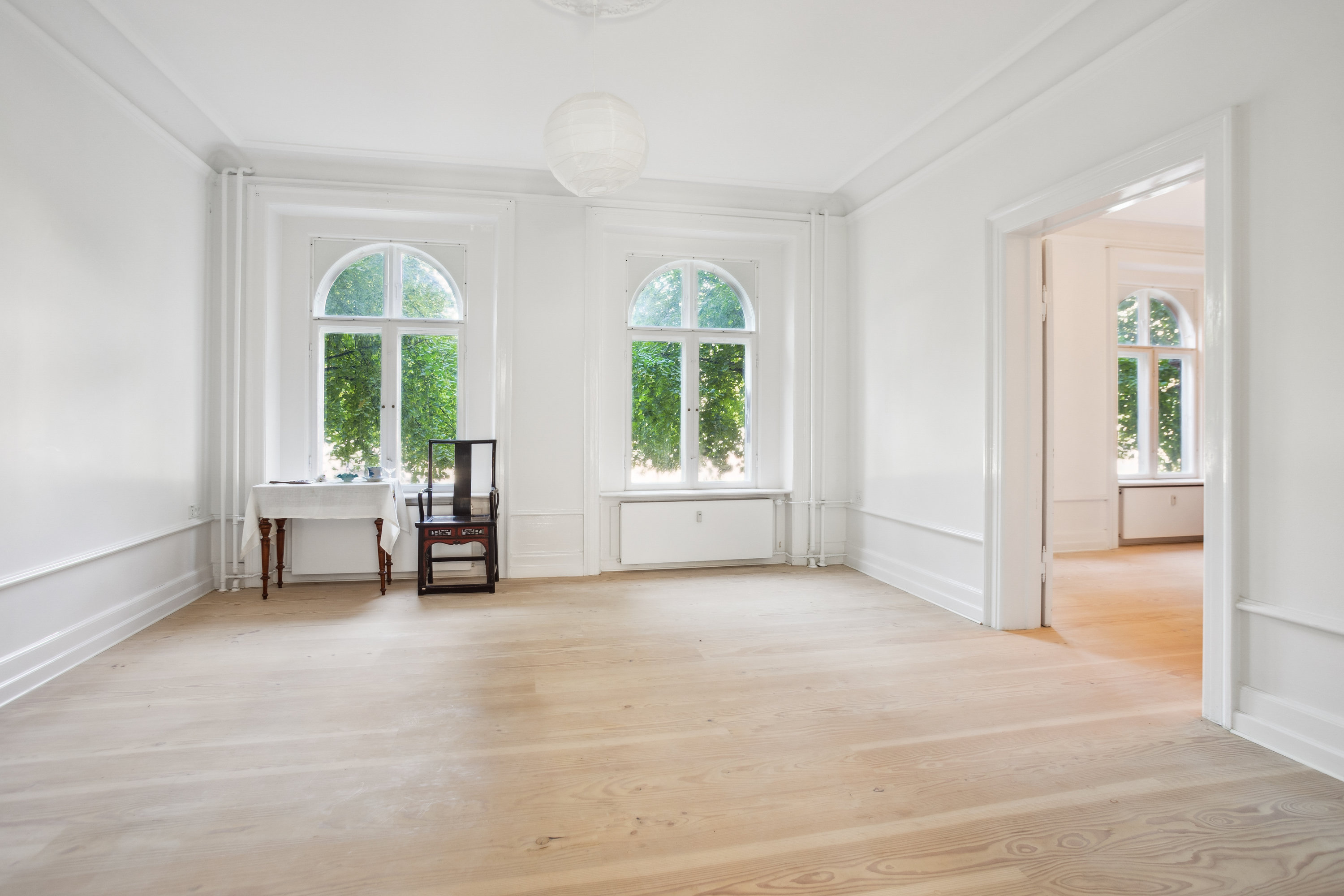 Fremhævet stue billede i fuldskærmstilstand. Billede af Dag Hammarskjölds Allé 1A, st.., 2100 København Ø