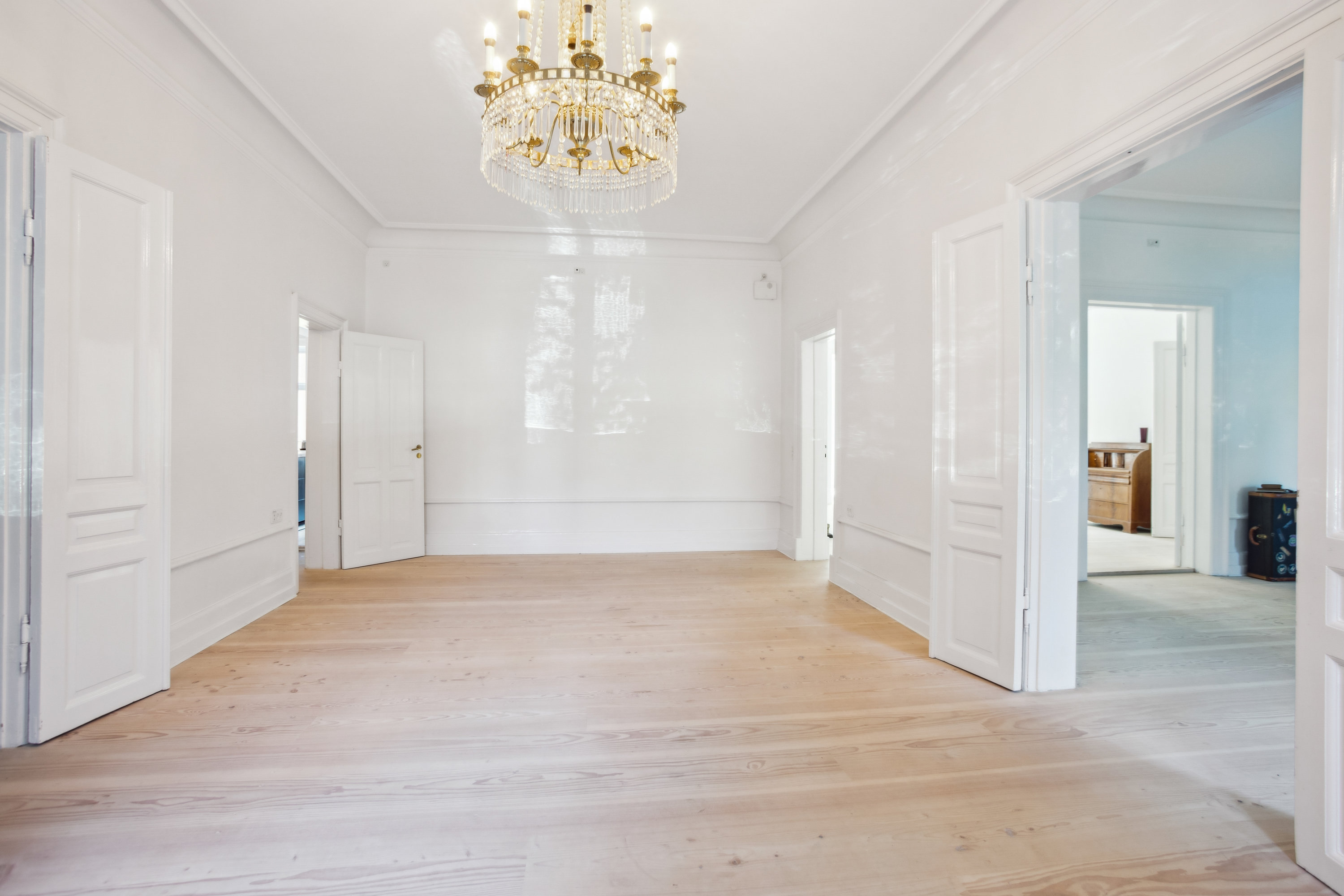 Fremhævet stue billede i fuldskærmstilstand. Billede af Dag Hammarskjölds Allé 1A, st.., 2100 København Ø