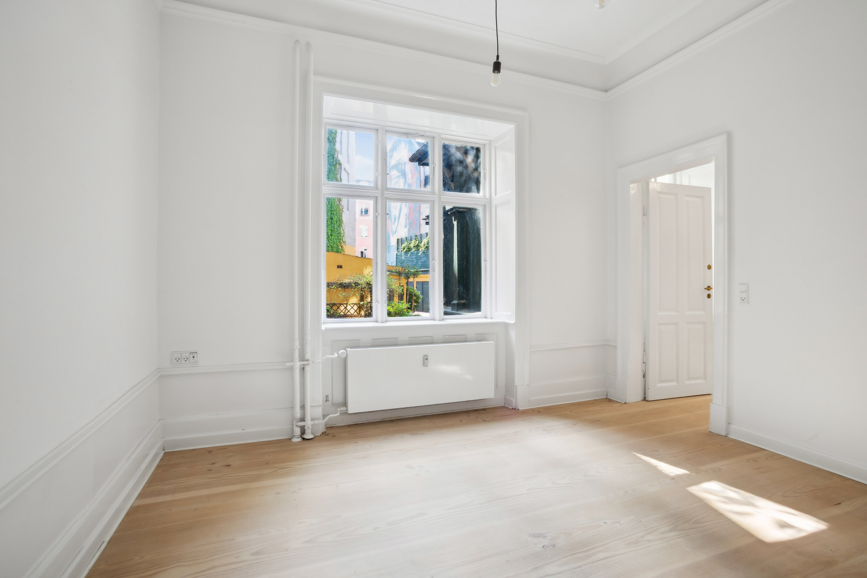 Fremhævet værelse billede i fuldskærmstilstand. Billede af Dag Hammarskjölds Allé 1A, st.., 2100 København Ø