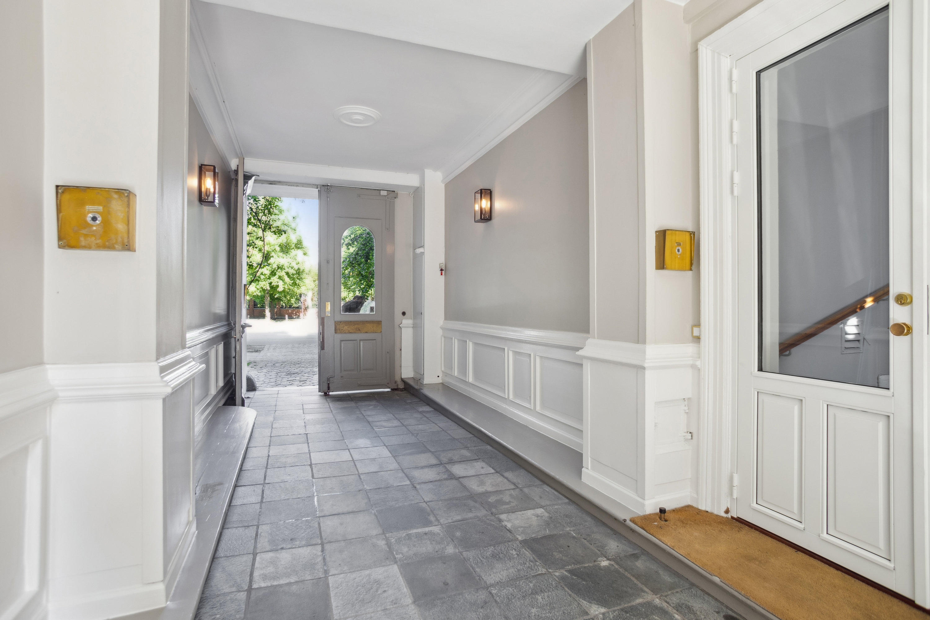 Fremhævet gang billede i fuldskærmstilstand. Billede af Dag Hammarskjölds Allé 1A, st.., 2100 København Ø