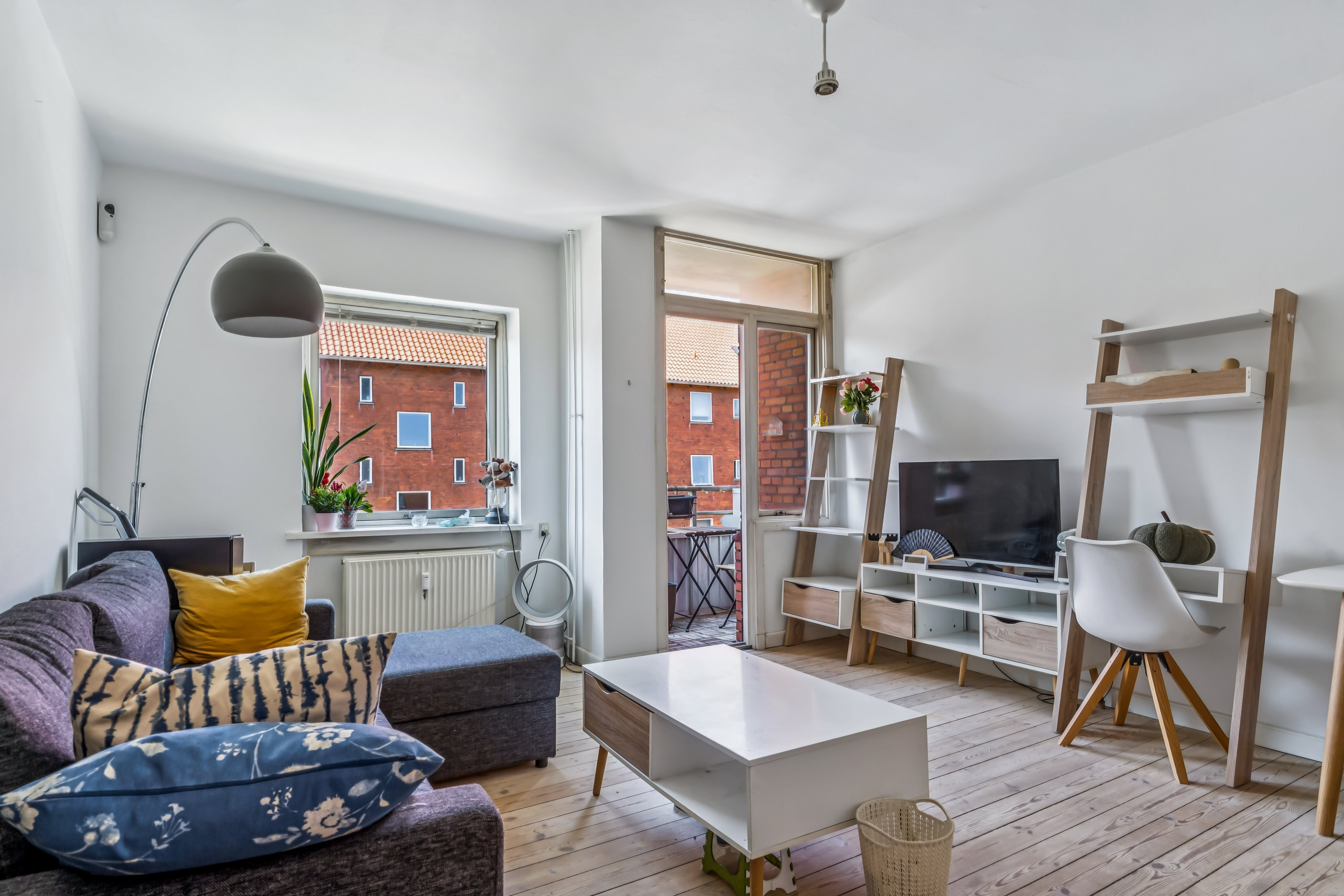 Fremhævet stue billede i fuldskærmstilstand. Billede af Toggangen 5, 1. tv., 2730 Herlev