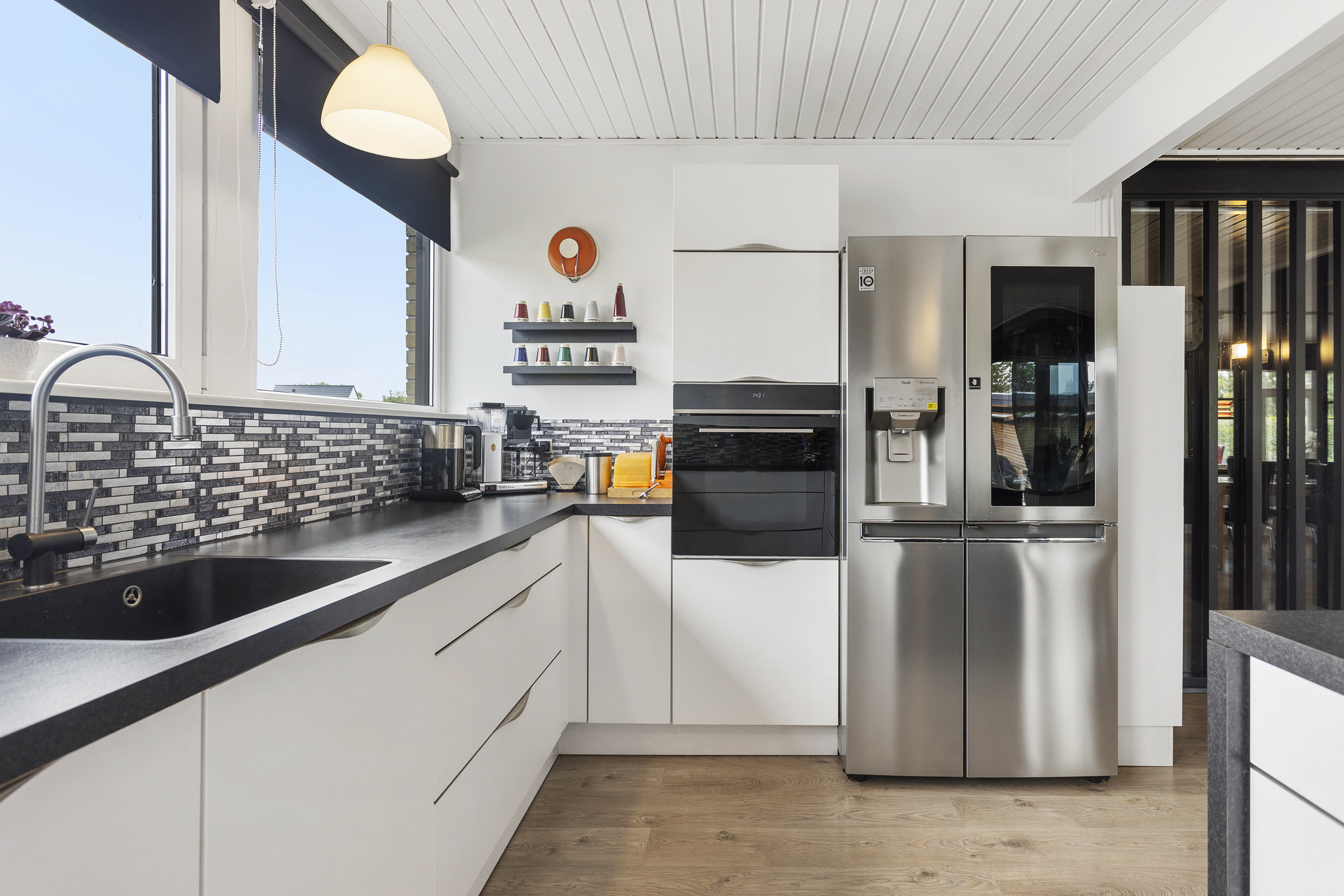 Fremhævet køkken billede i fuldskærmstilstand. Billede af Rosenhaven 4, 9300 Sæby