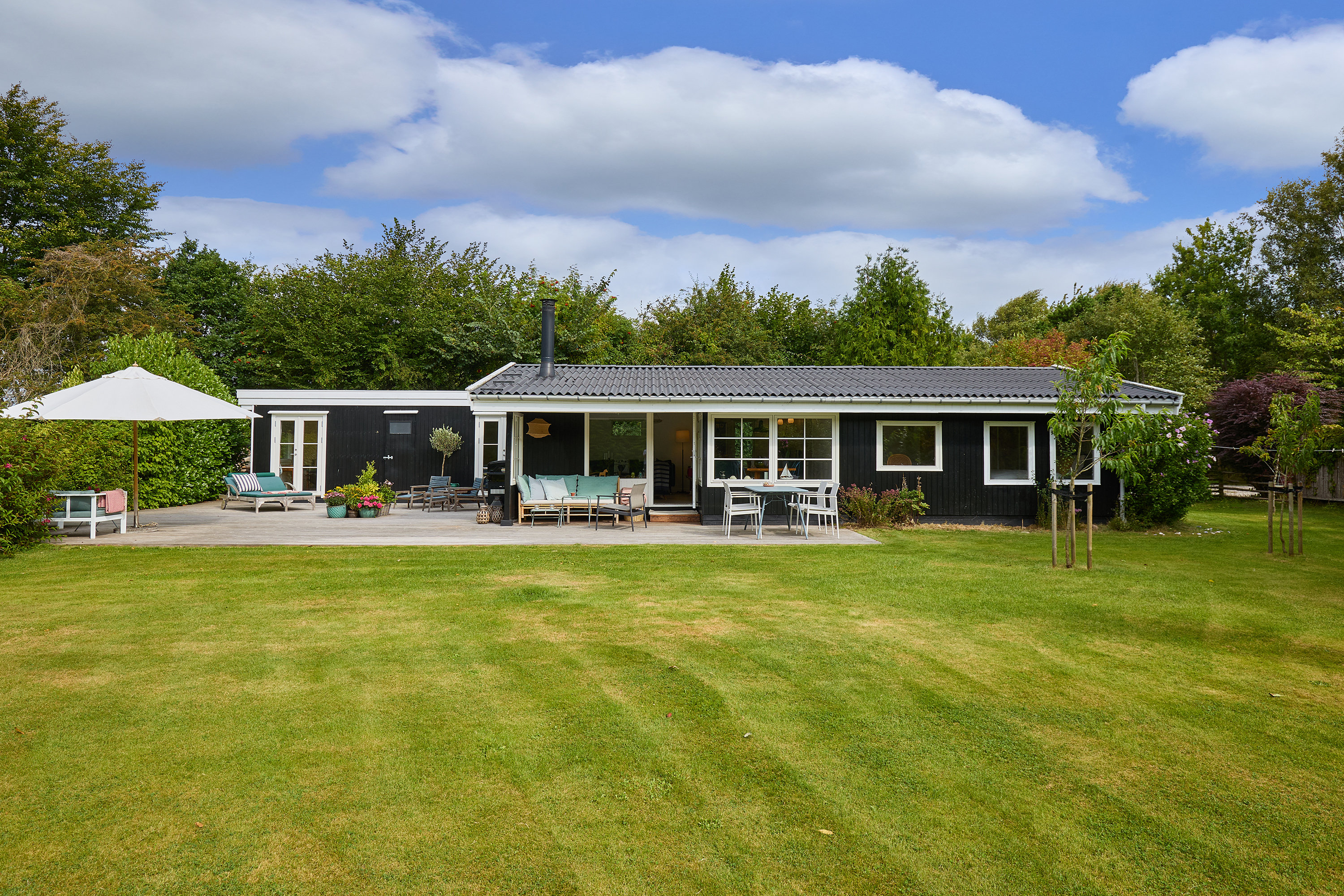 Fremhævet  billede i fuldskærmstilstand. Billede af Rugvænget 3, 3220 Tisvildeleje