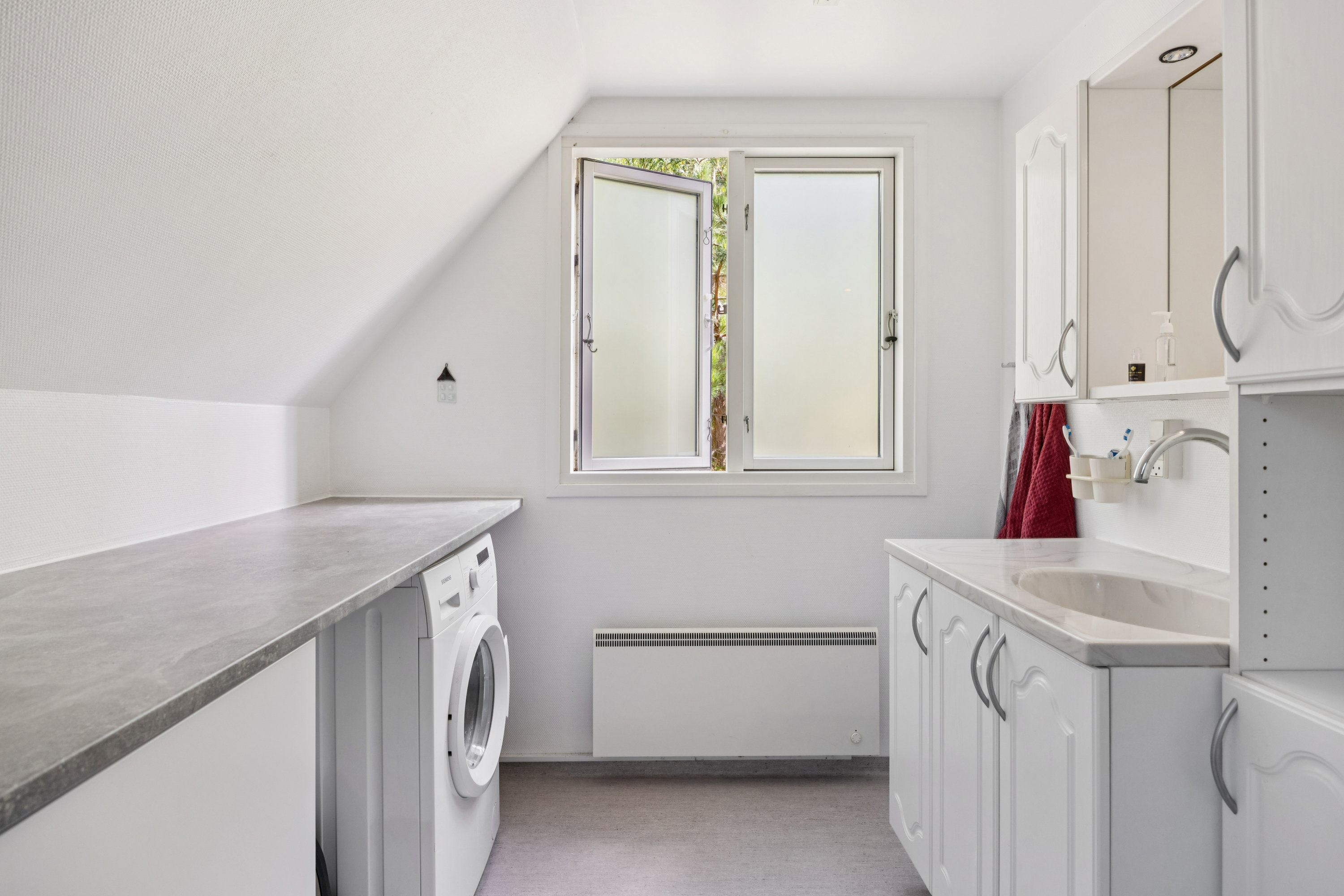 Fremhævet køkken billede i fuldskærmstilstand. Billede af Bygvangen 4, Boeslum Bakker, 8400 Ebeltoft