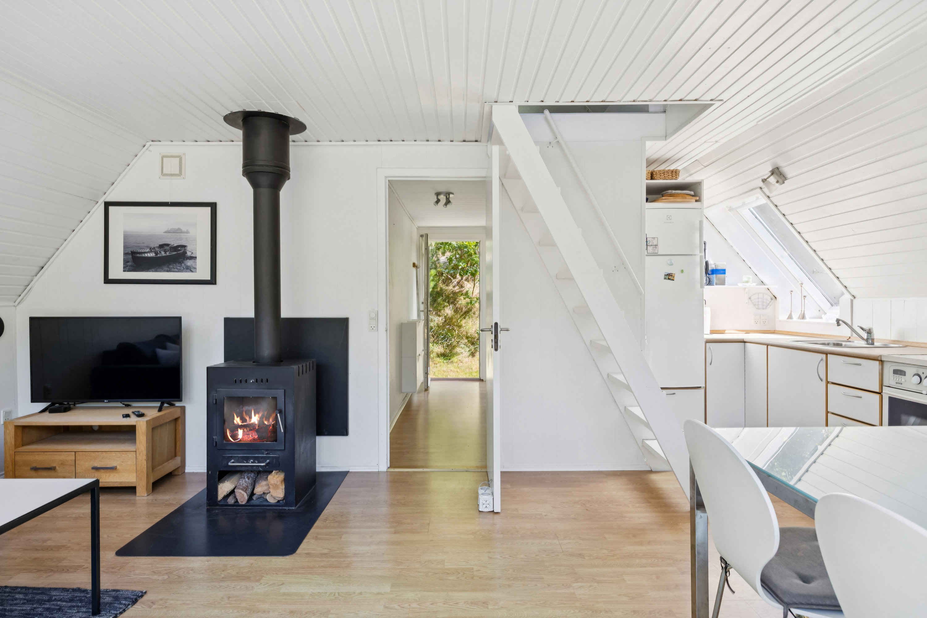 Fremhævet stue billede i fuldskærmstilstand. Billede af Bygvangen 4, Boeslum Bakker, 8400 Ebeltoft