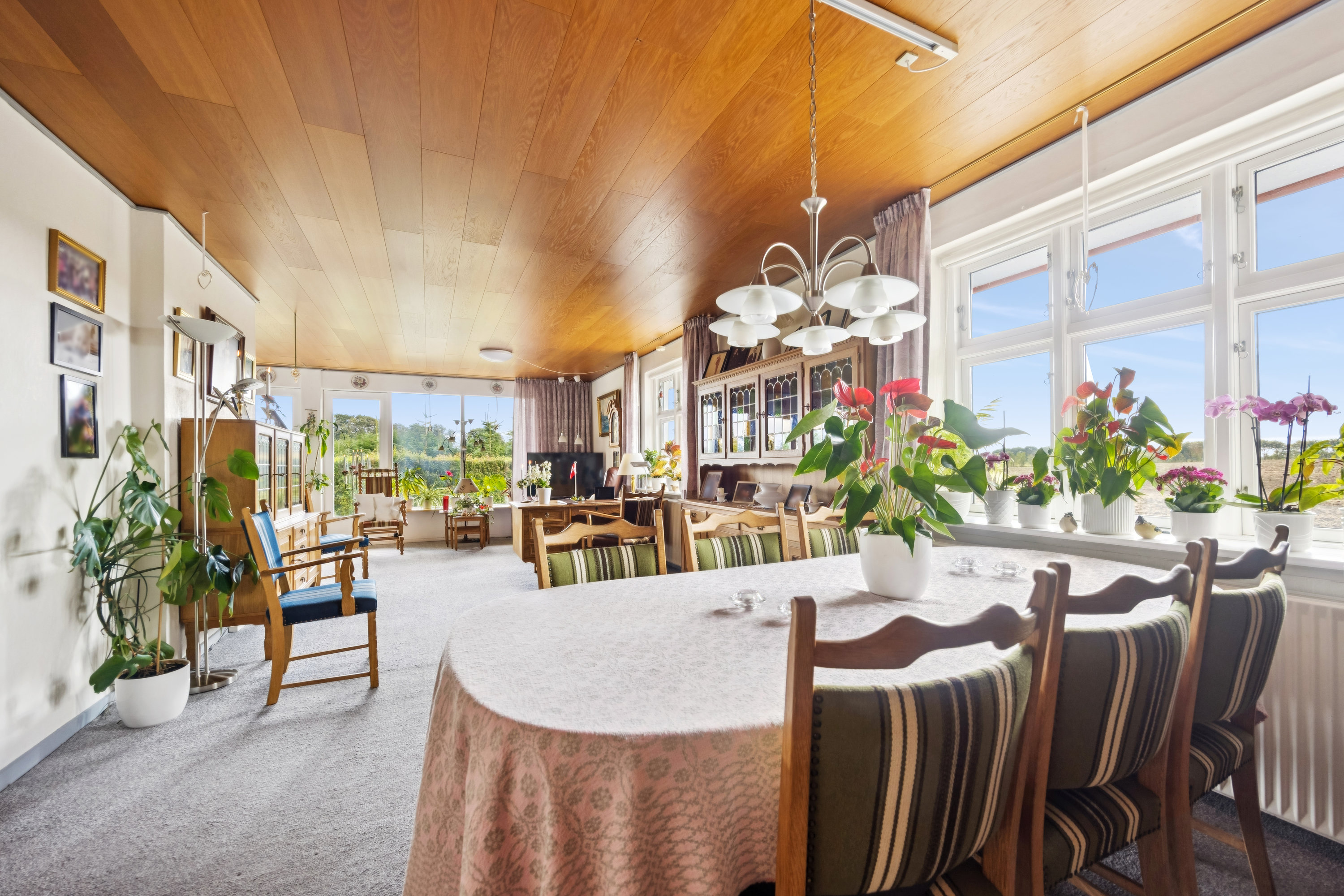 Fremhævet stue billede i fuldskærmstilstand. Billede af Runevej 6, Ll Rørbæk, 9500 Hobro