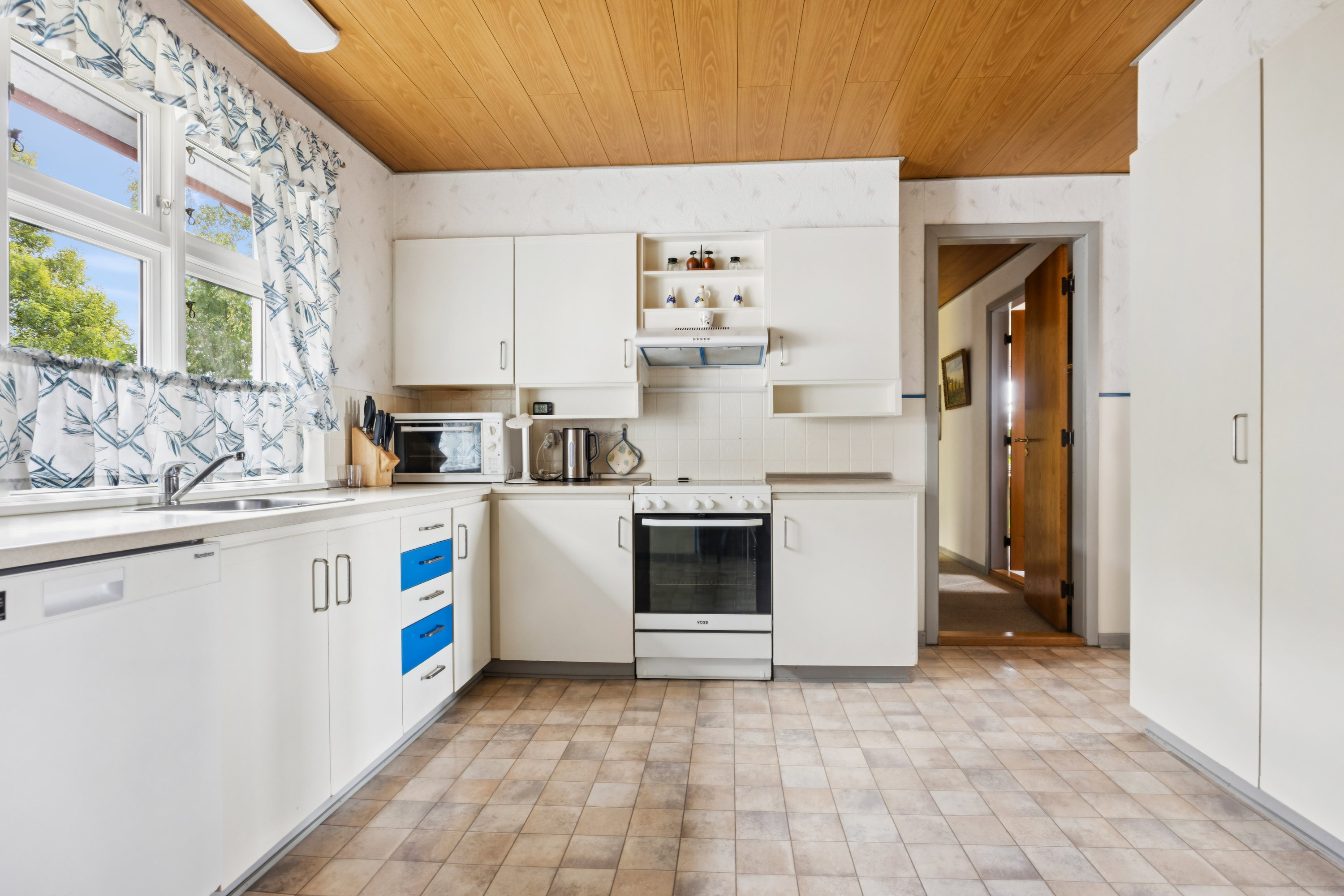 Fremhævet køkken billede i fuldskærmstilstand. Billede af Runevej 6, Ll Rørbæk, 9500 Hobro