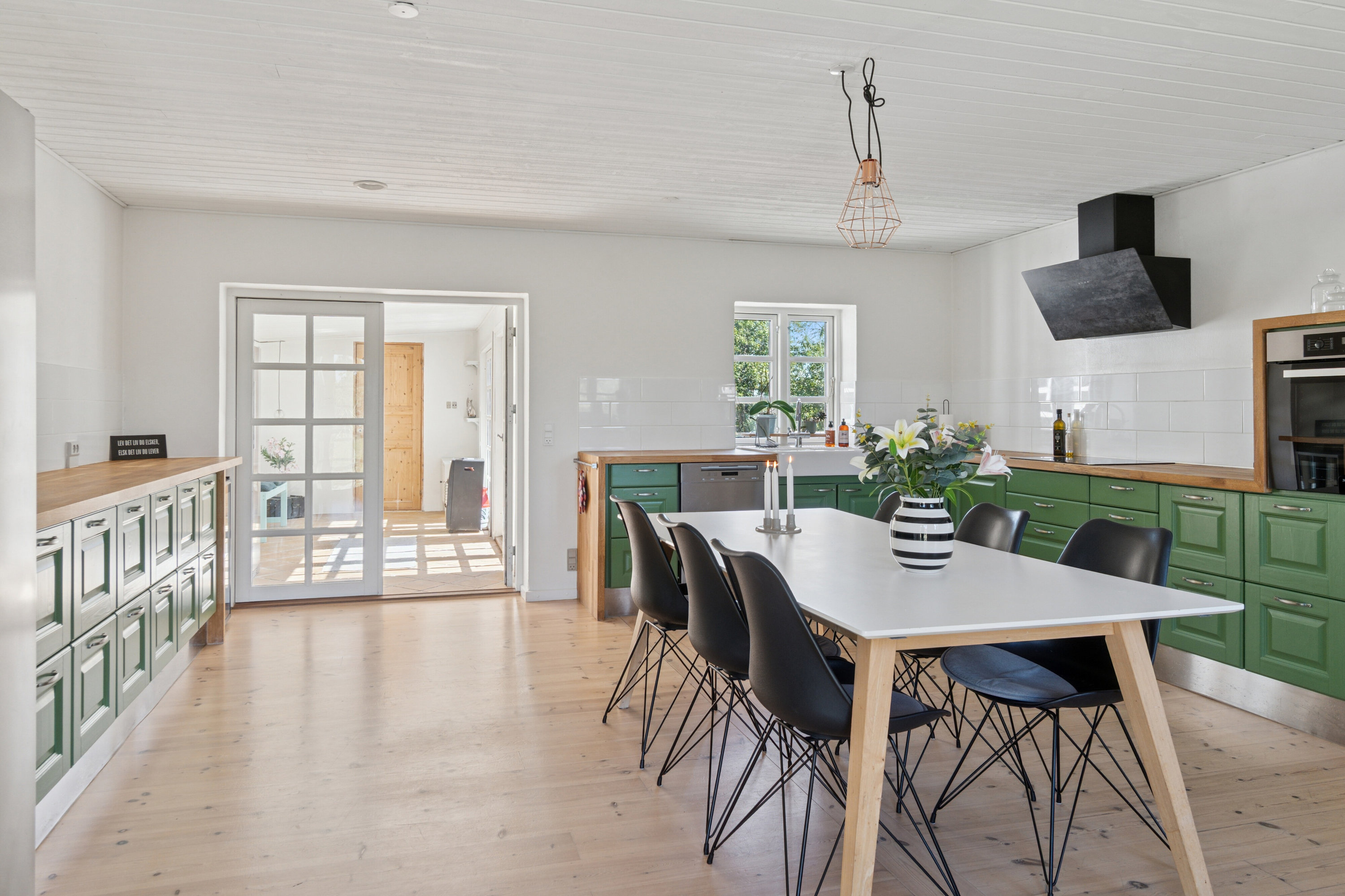Fremhævet spisestue billede i fuldskærmstilstand. Billede af Aldersrovej 8, Værslev, 4400 Kalundborg