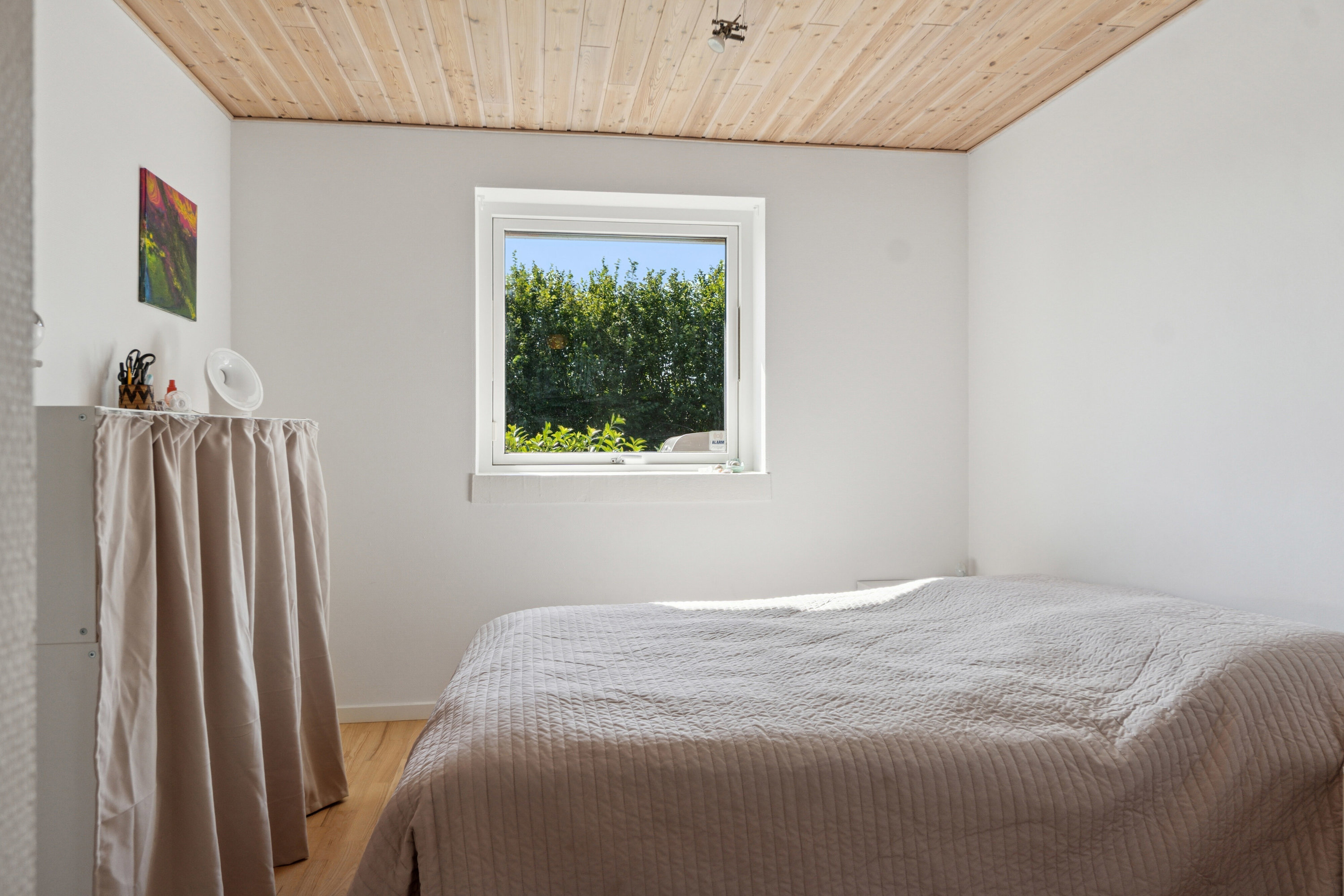 Fremhævet soveværelse billede i fuldskærmstilstand. Billede af Stejlehøjen 128, Pederstrup, 4700 Næstved