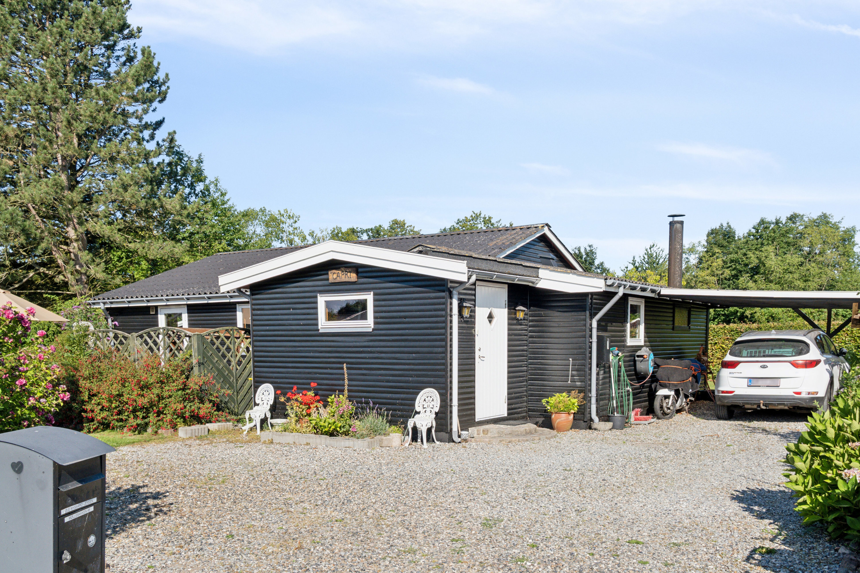 Fremhævet set fra vejen billede i fuldskærmstilstand. Billede af Møllebakken 48, 4793 Bogø By